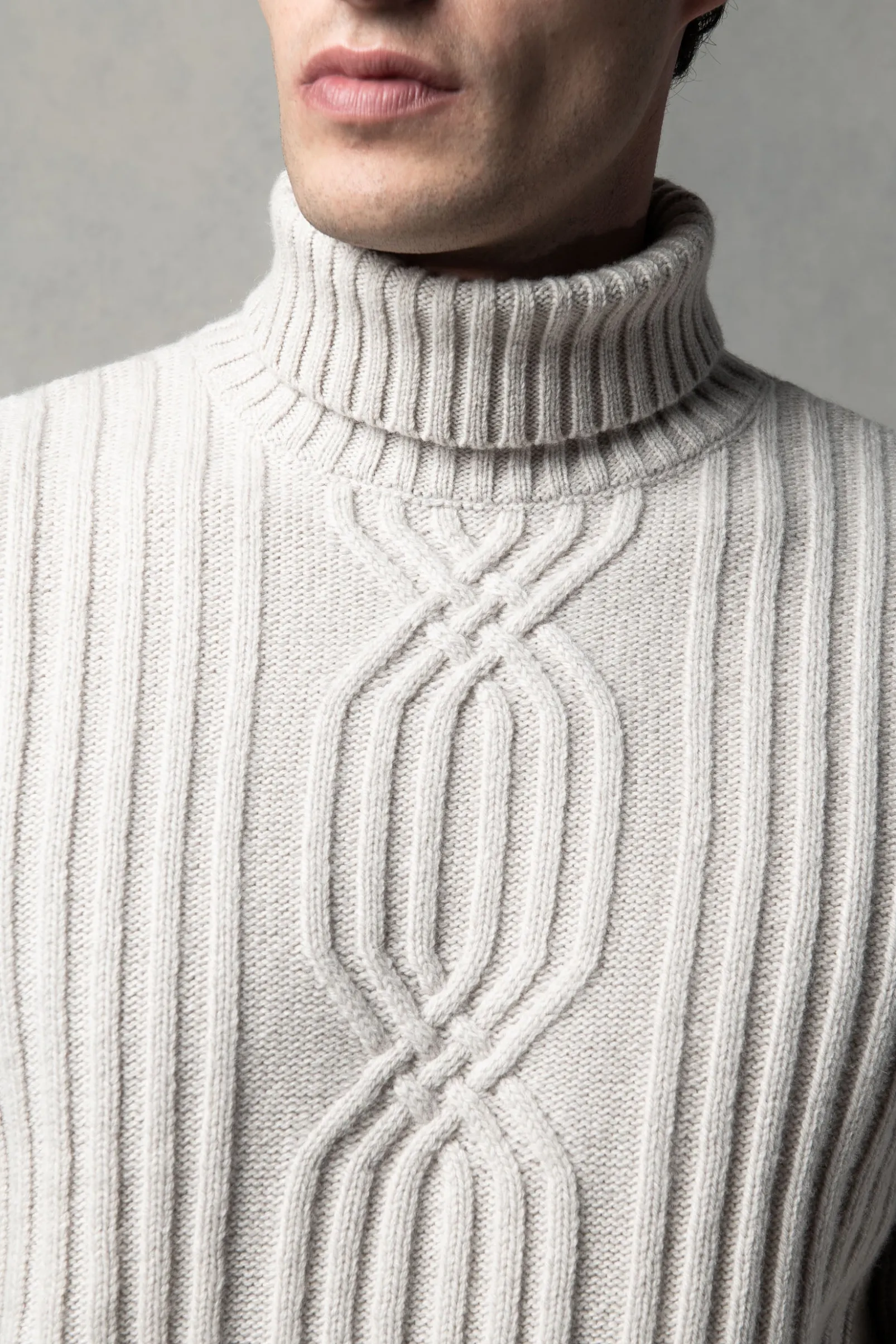 beige_jacquard_patterned__1.webp Beige jacquard patterned wool & cashmere turtleneck – Made in Italy