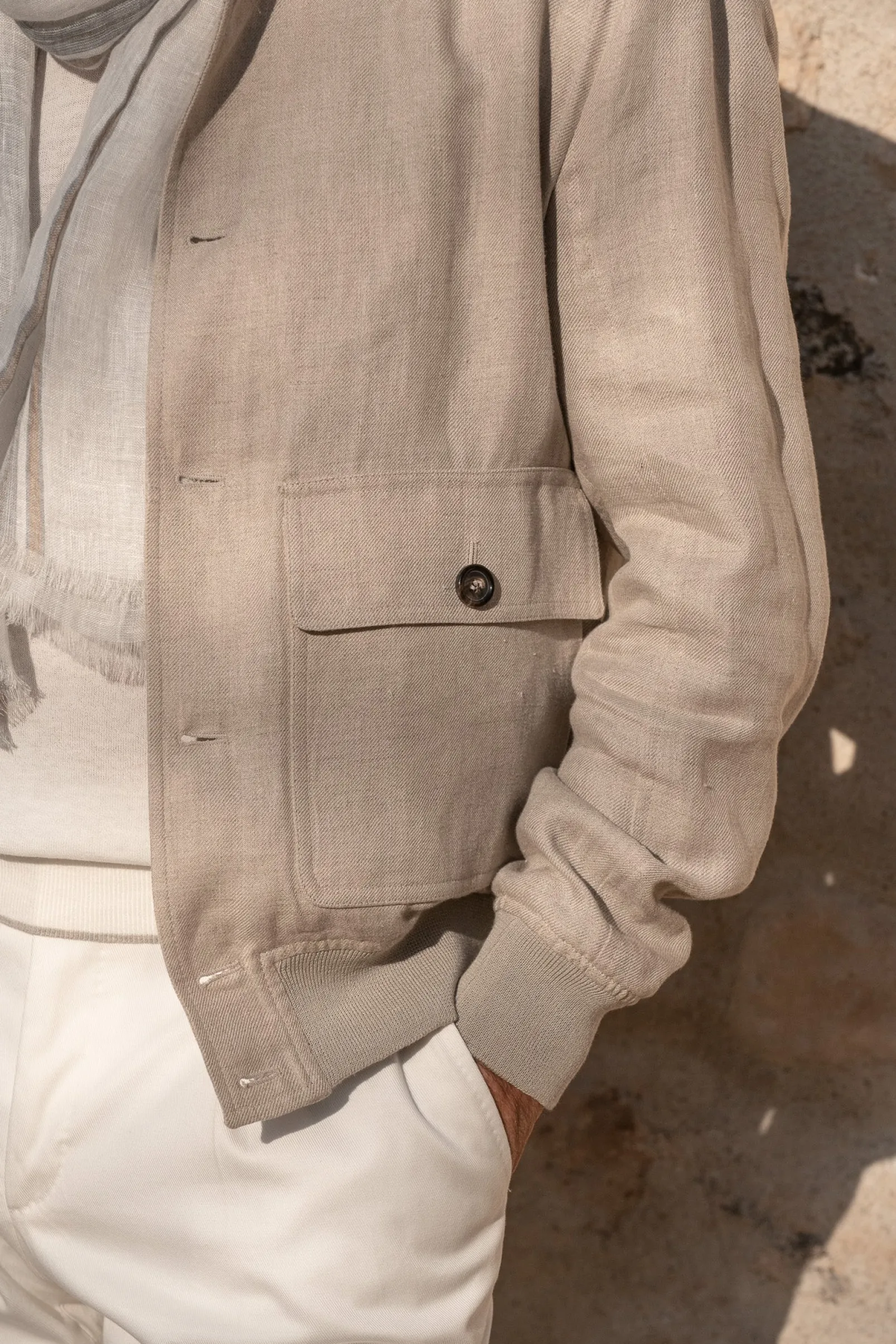 beige_linen_bomber_jacket_3.webp Beige linen bomber jacket – Made in Italy