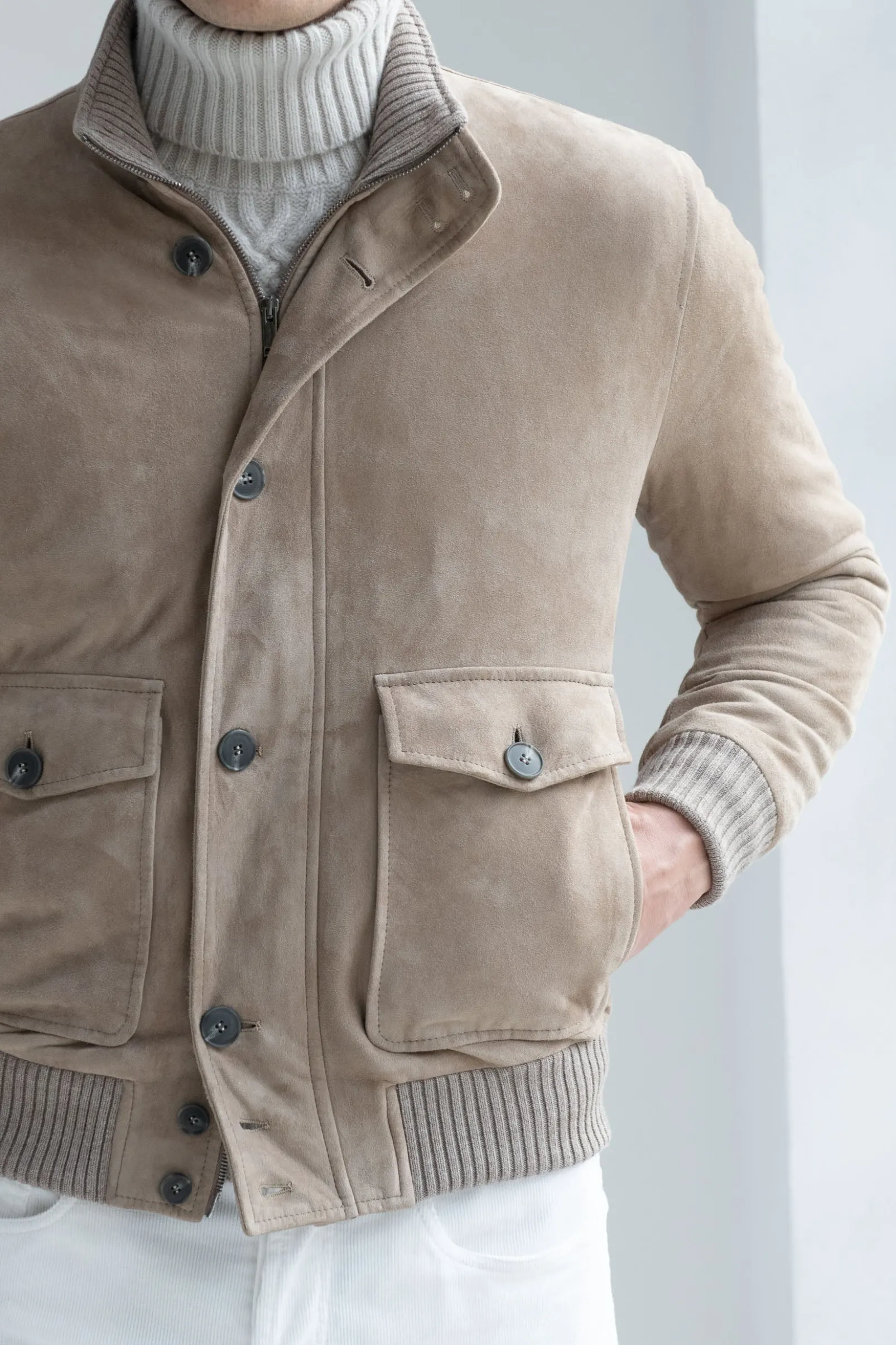 beige_suede_bomber__made__0.webp Beige suede bomber – Made in Italy