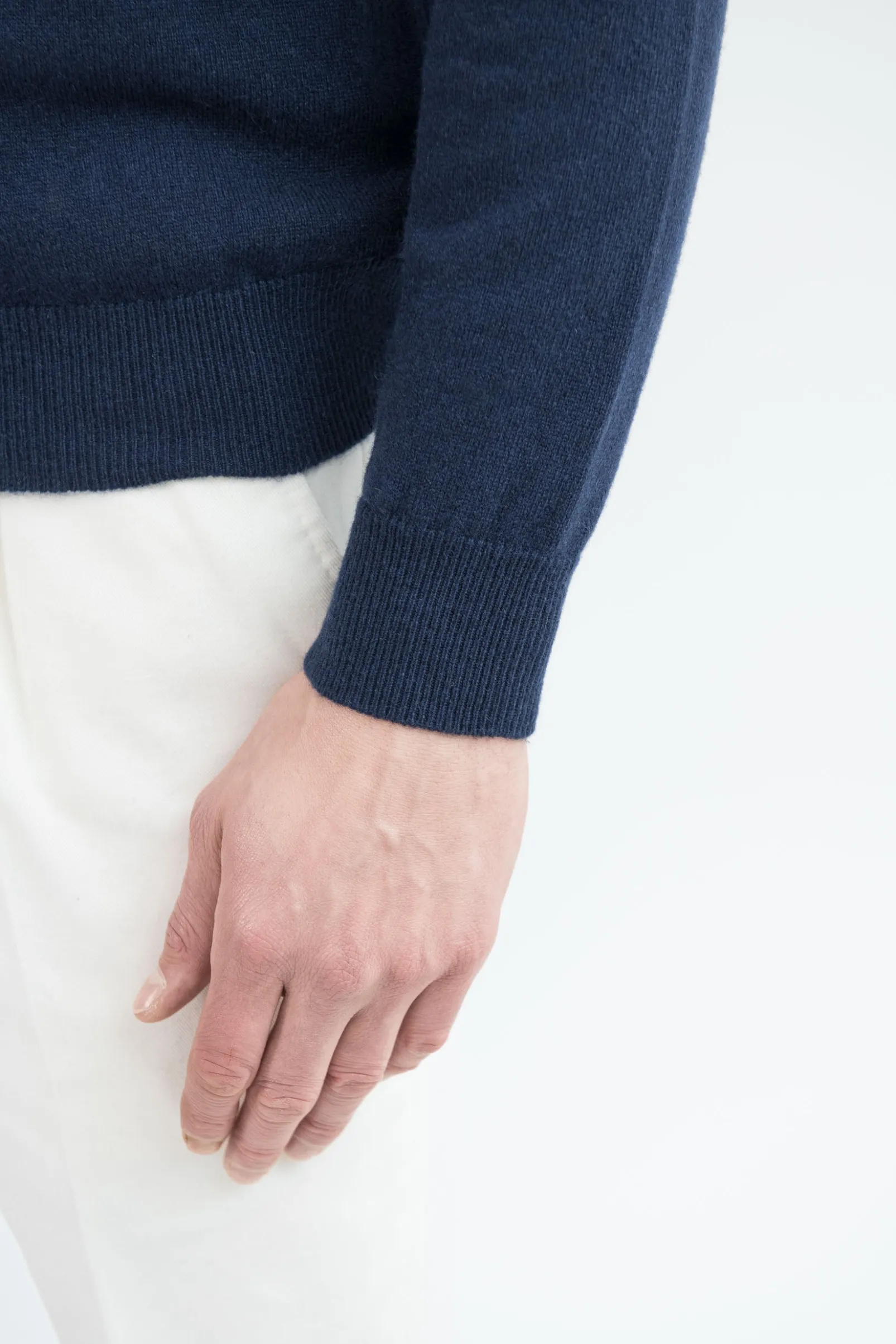 blue_cashmere_round_neck__2.webp Blue cashmere round neck – Made in italy