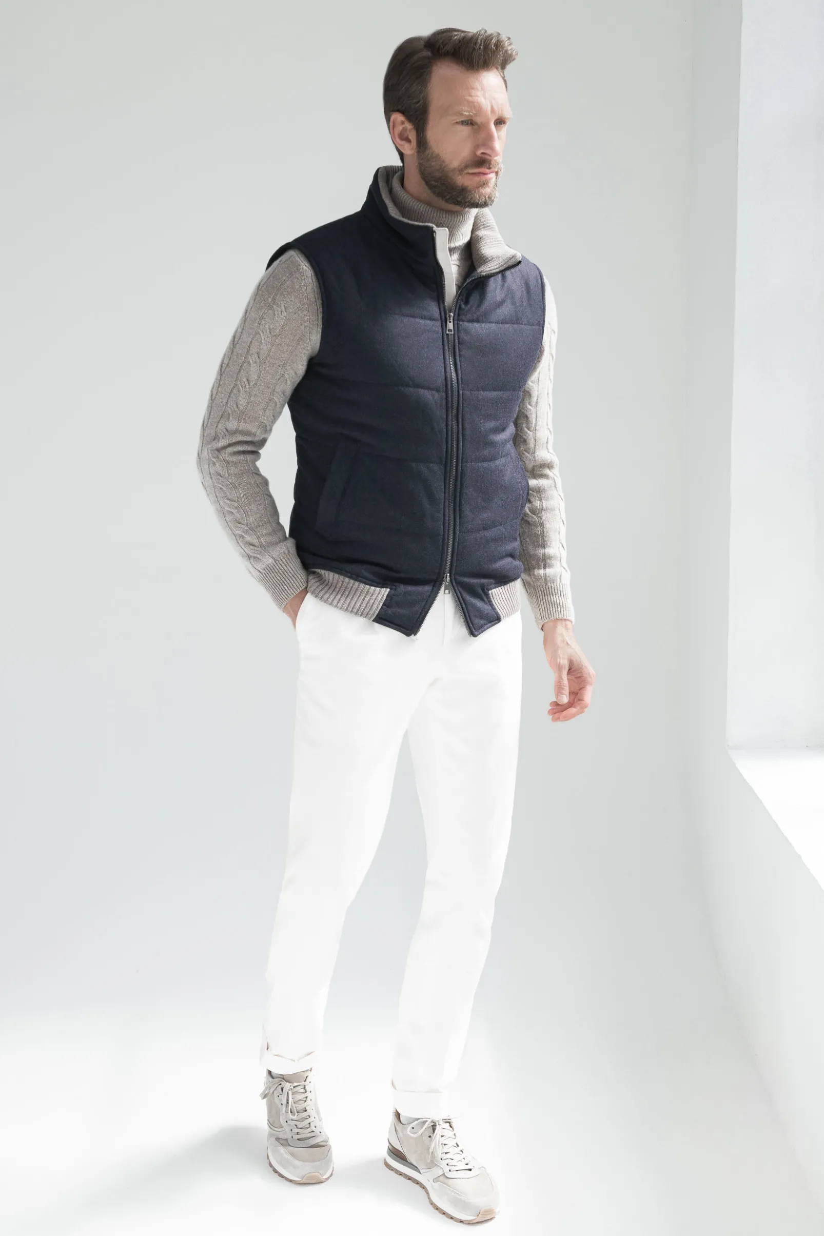blue_down_vest_in_wool__c_2.webp Blue down vest in wool & cashmere – Made in Italy