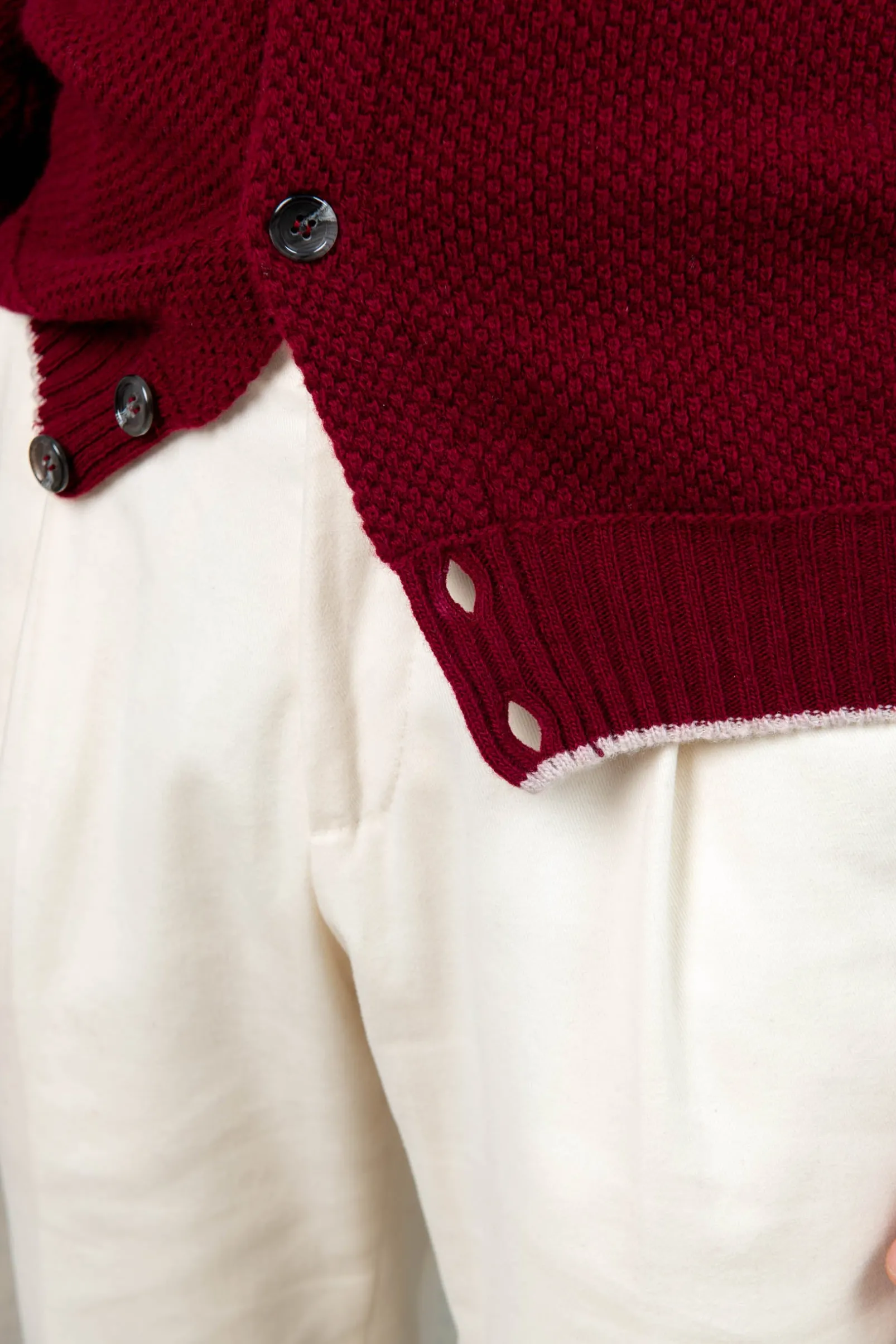bordeaux_textured_cashmer_2.webp Bordeaux textured cashmere blend cardigan – Made in Italy