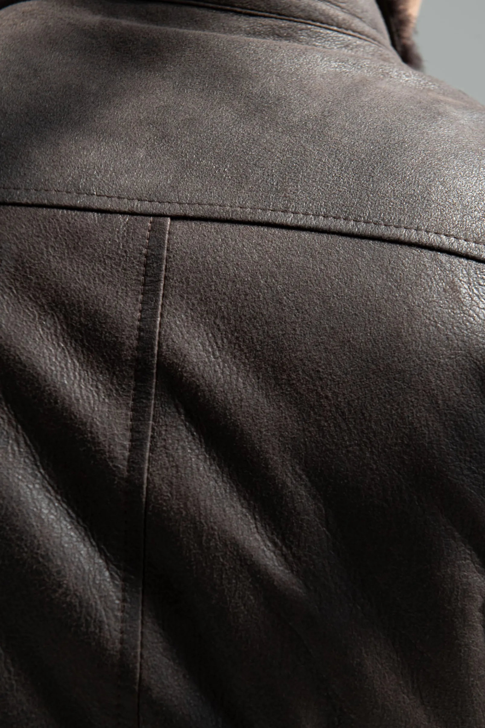 brown_leather_bomber__mad_5.webp Brown leather bomber – Made in Italy