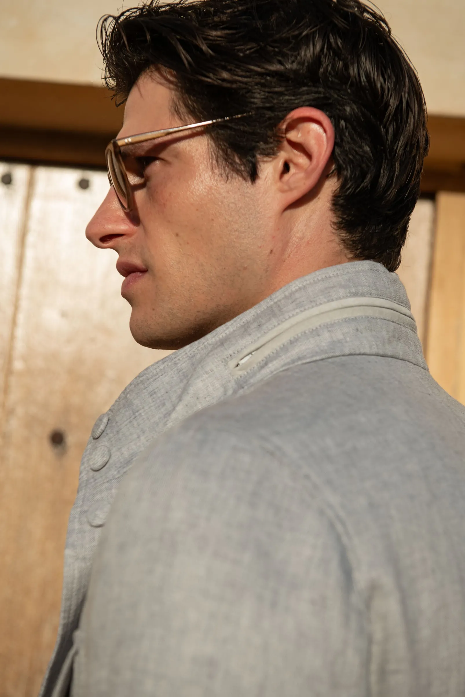 chalk_grey_linen_field_ja_4.webp Chalk grey linen field jacket – Made in Italy