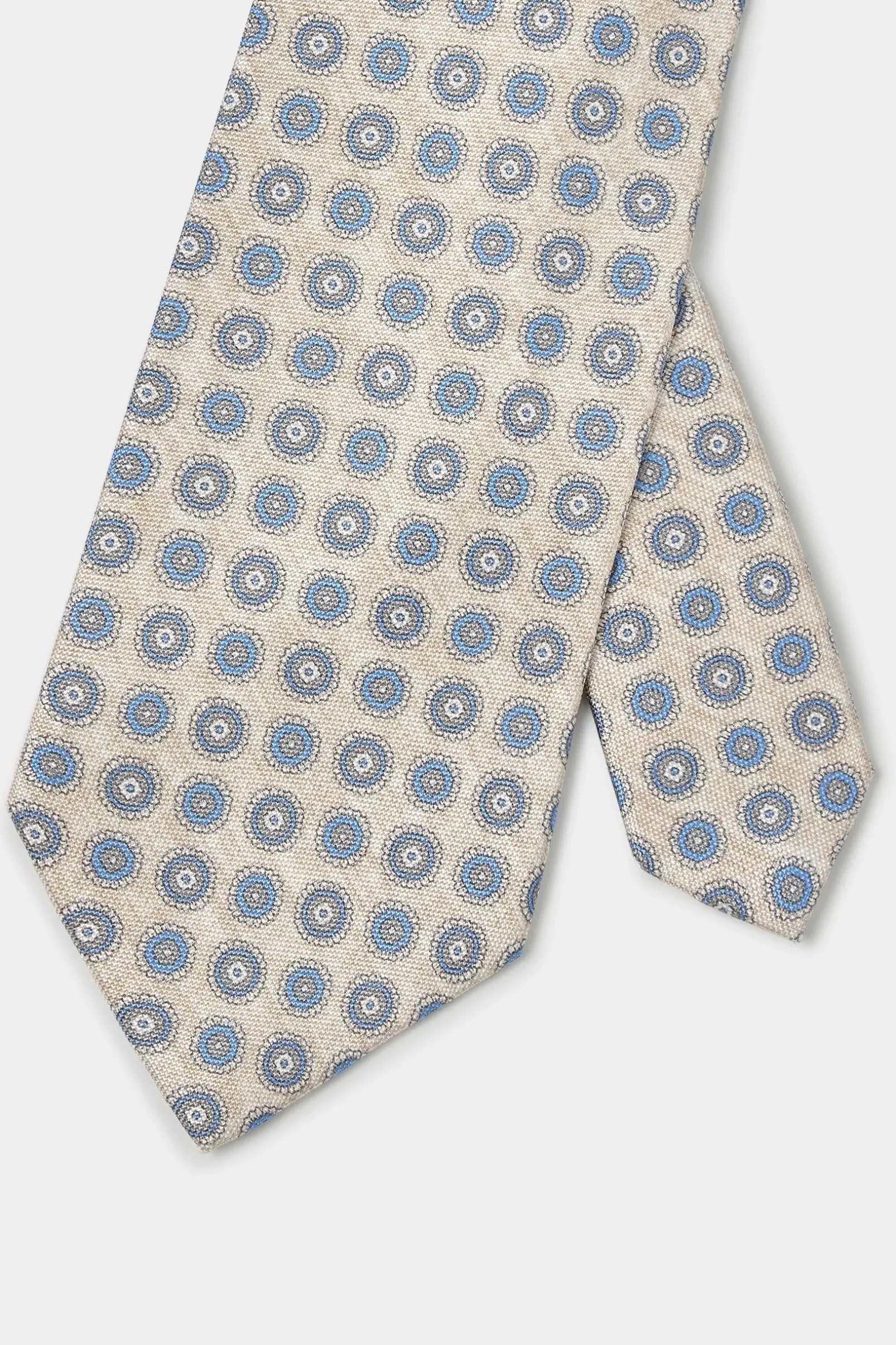 cream_fancy_silk_tie__mad_3.webp Cream fancy silk tie - Made in Italy