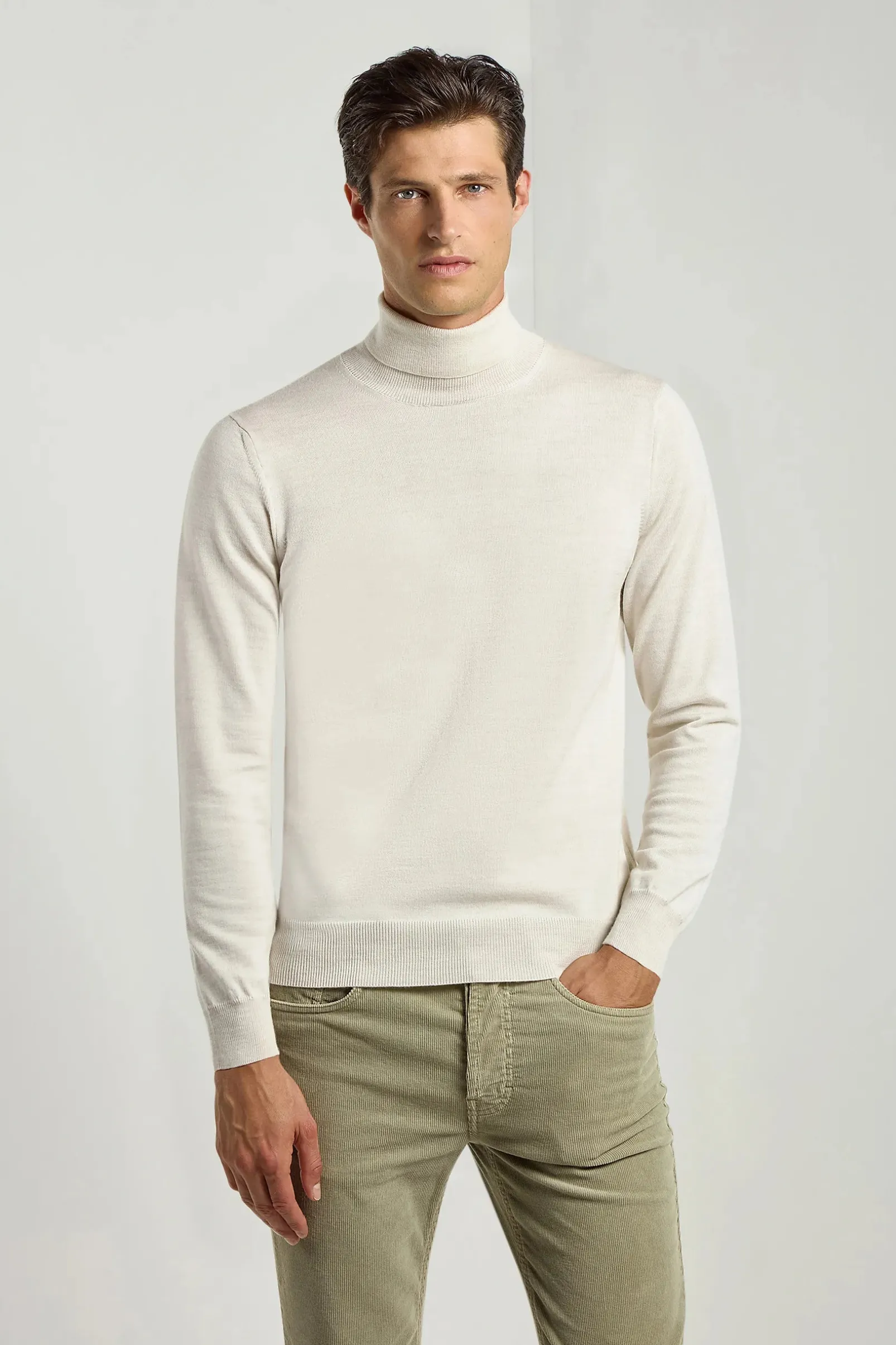 cream_merino_turtleneck___0.webp Cream Merino Turtleneck – Made in Italy