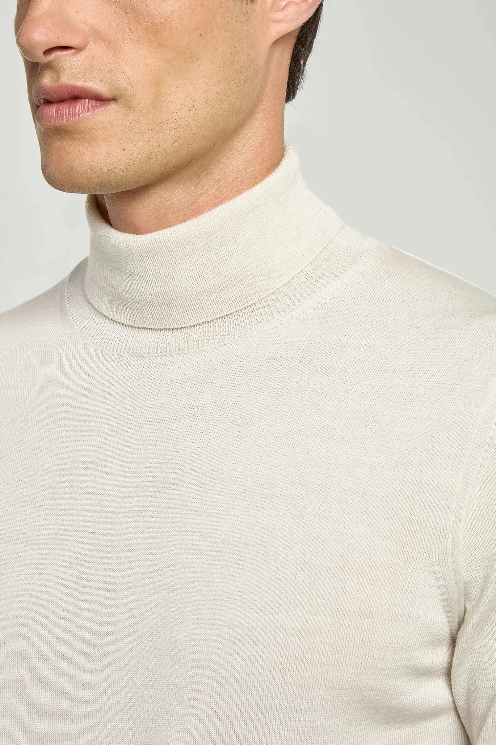 cream_merino_turtleneck___1.webp Cream Merino Turtleneck – Made in Italy