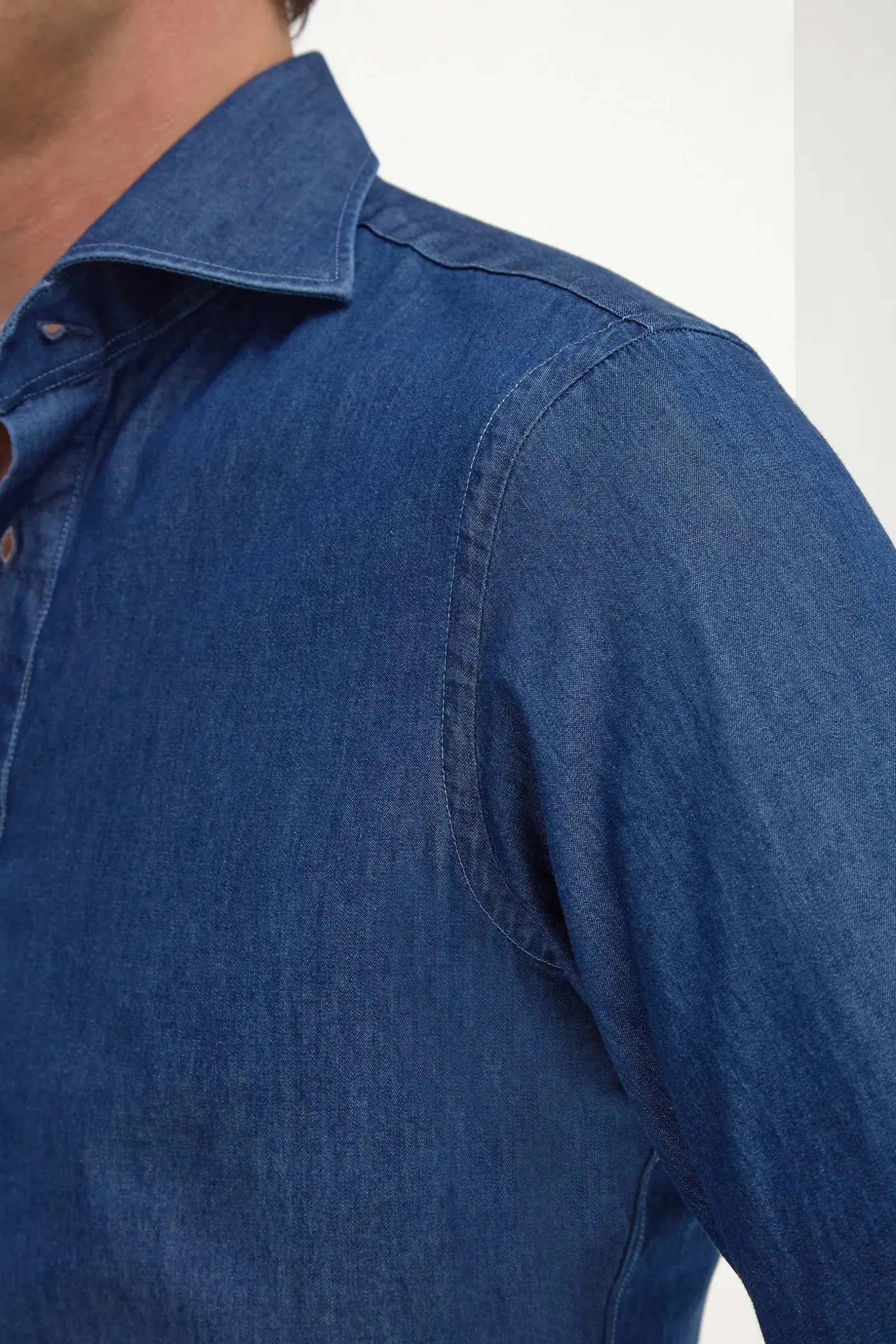 denim_popover_shirt__made_4.webp Denim popover shirt - Made in Italy