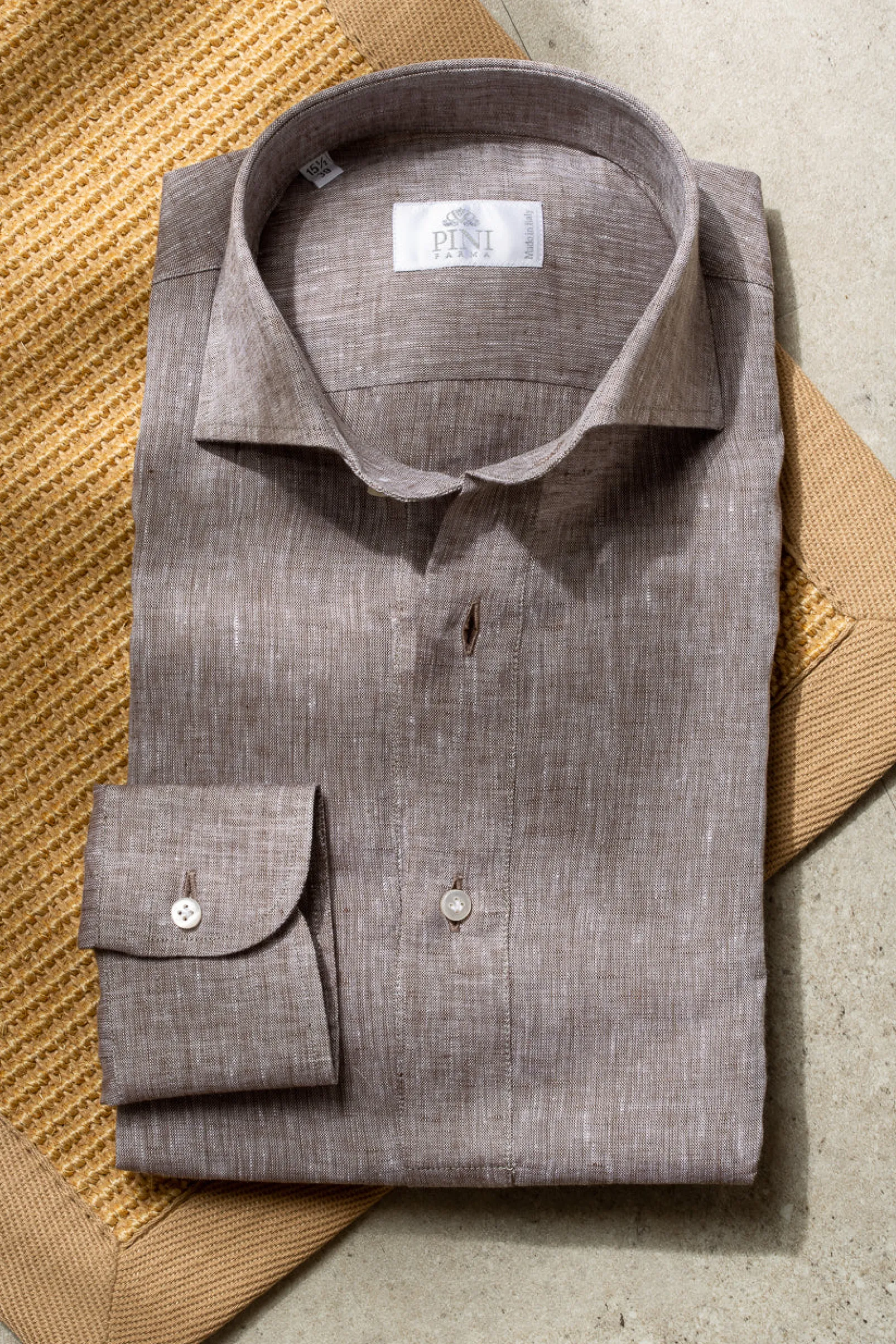 desert_linen_popover_shir_3.webp Desert linen popover shirt - Made in Italy