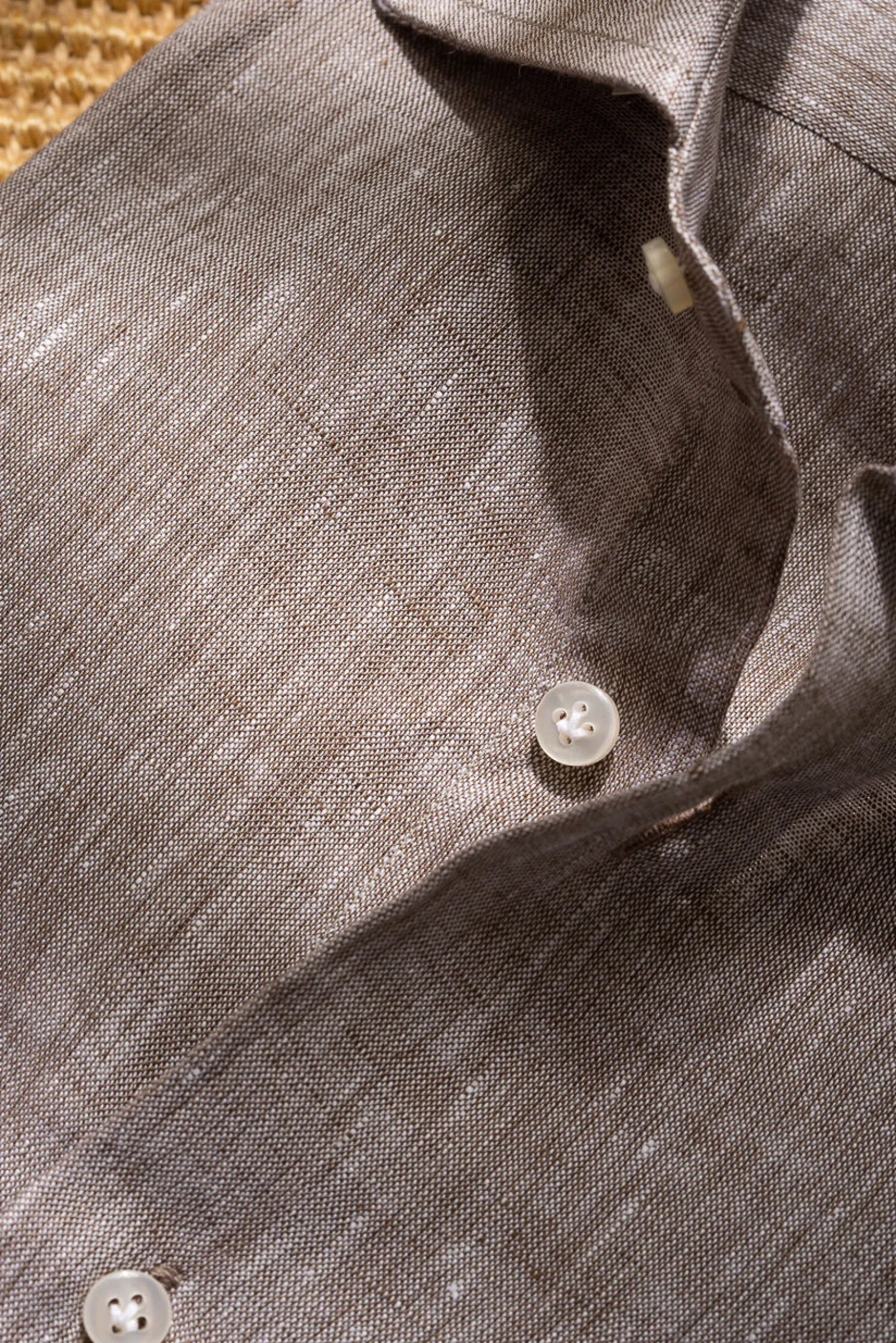 desert_linen_popover_shir_5.webp Desert linen popover shirt - Made in Italy