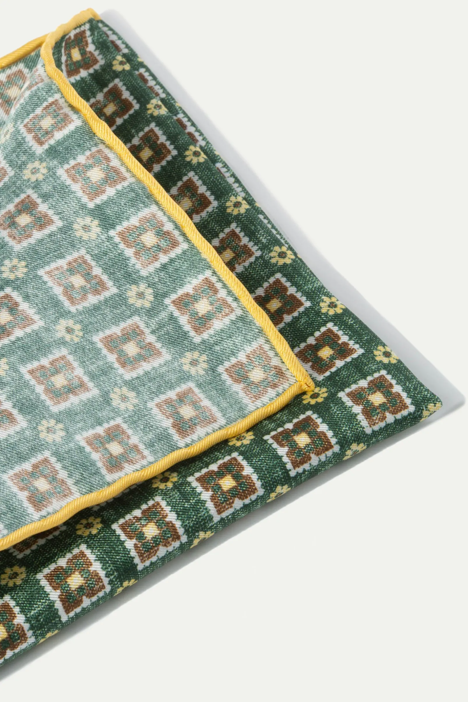 green_fancy_pocket_square_2.webp Green fancy pocket square - Made in Italy
