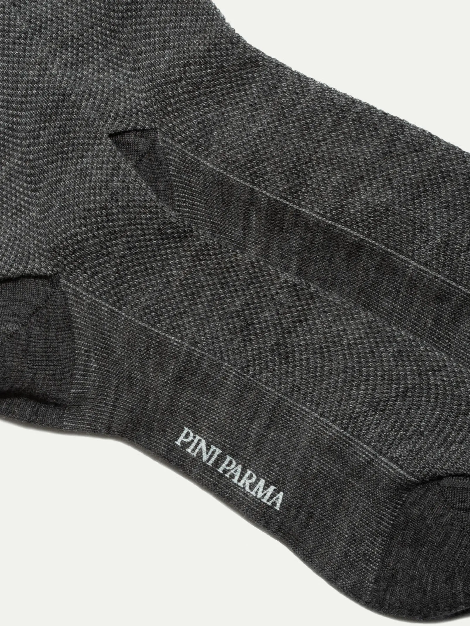 grey_micro_fancy_short_so_1.webp Grey micro fancy short socks - Made in Italy