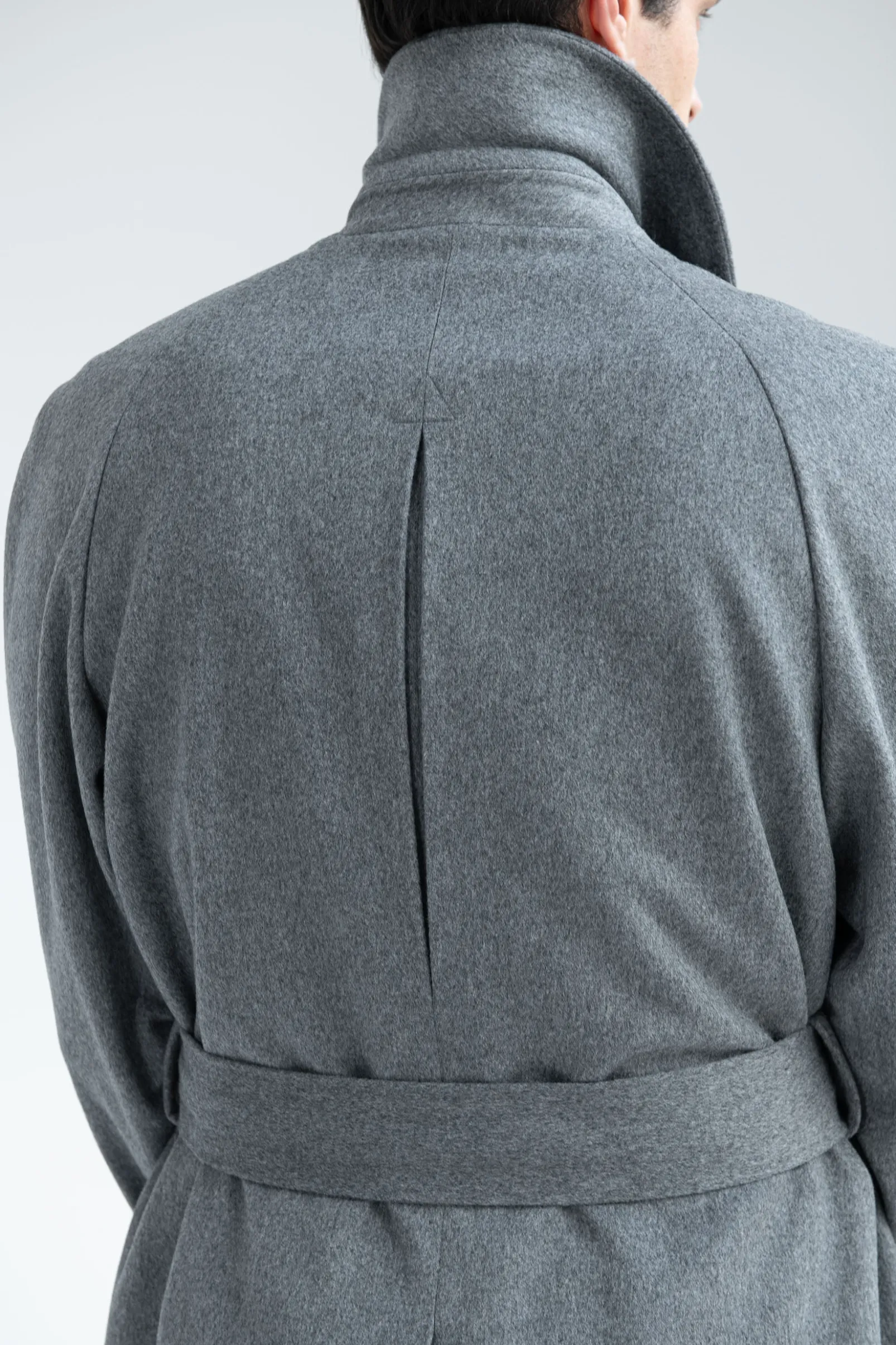 grey_raglan_coat__made_in_3.webp Grey raglan coat – Made in Italy