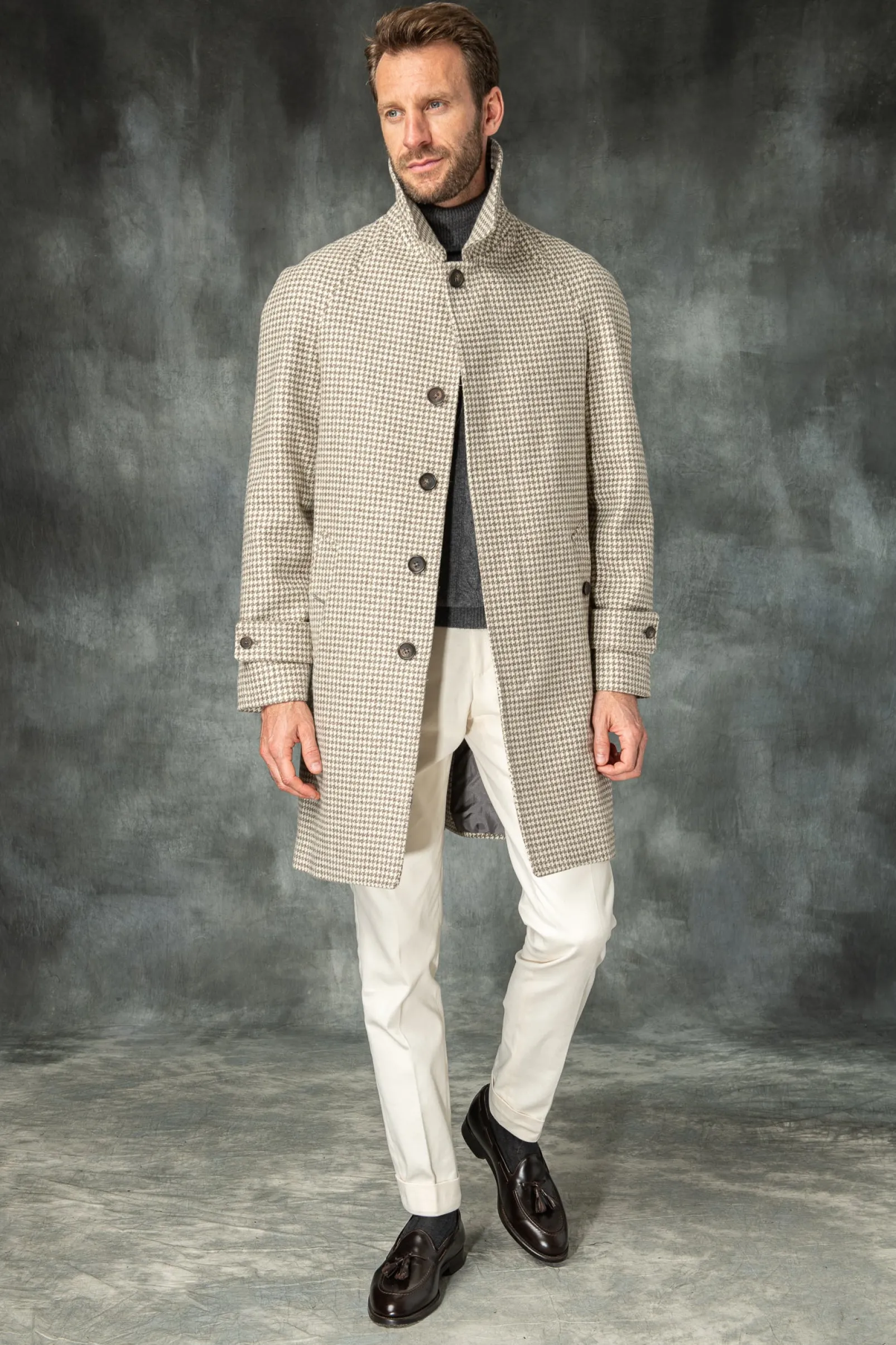 houndstooth_raglan_coat___2.webp Houndstooth Raglan coat – Made in Italy