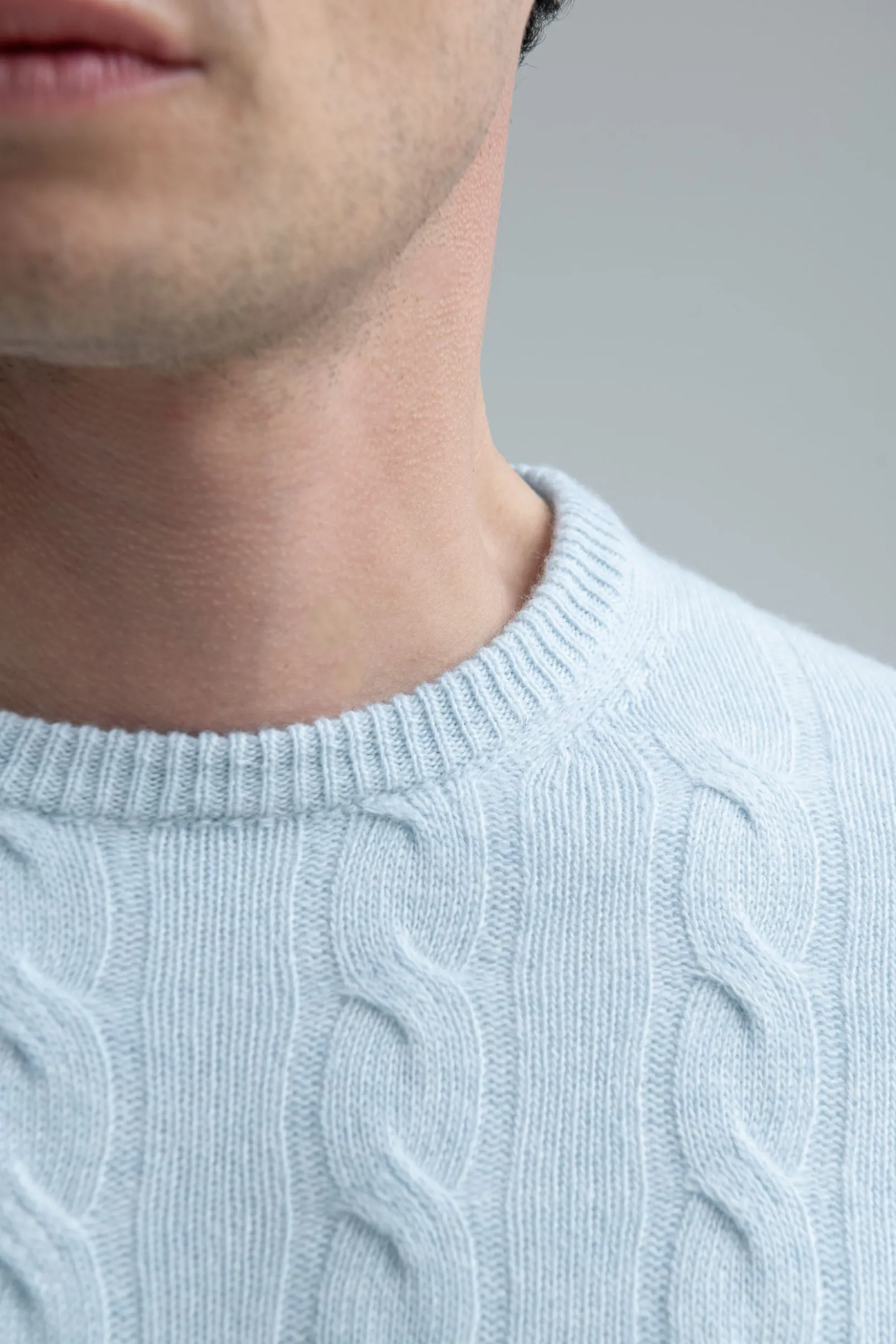 light_blue_cable_knit_swe_1.webp Light blue cable knit sweater – Made in italy