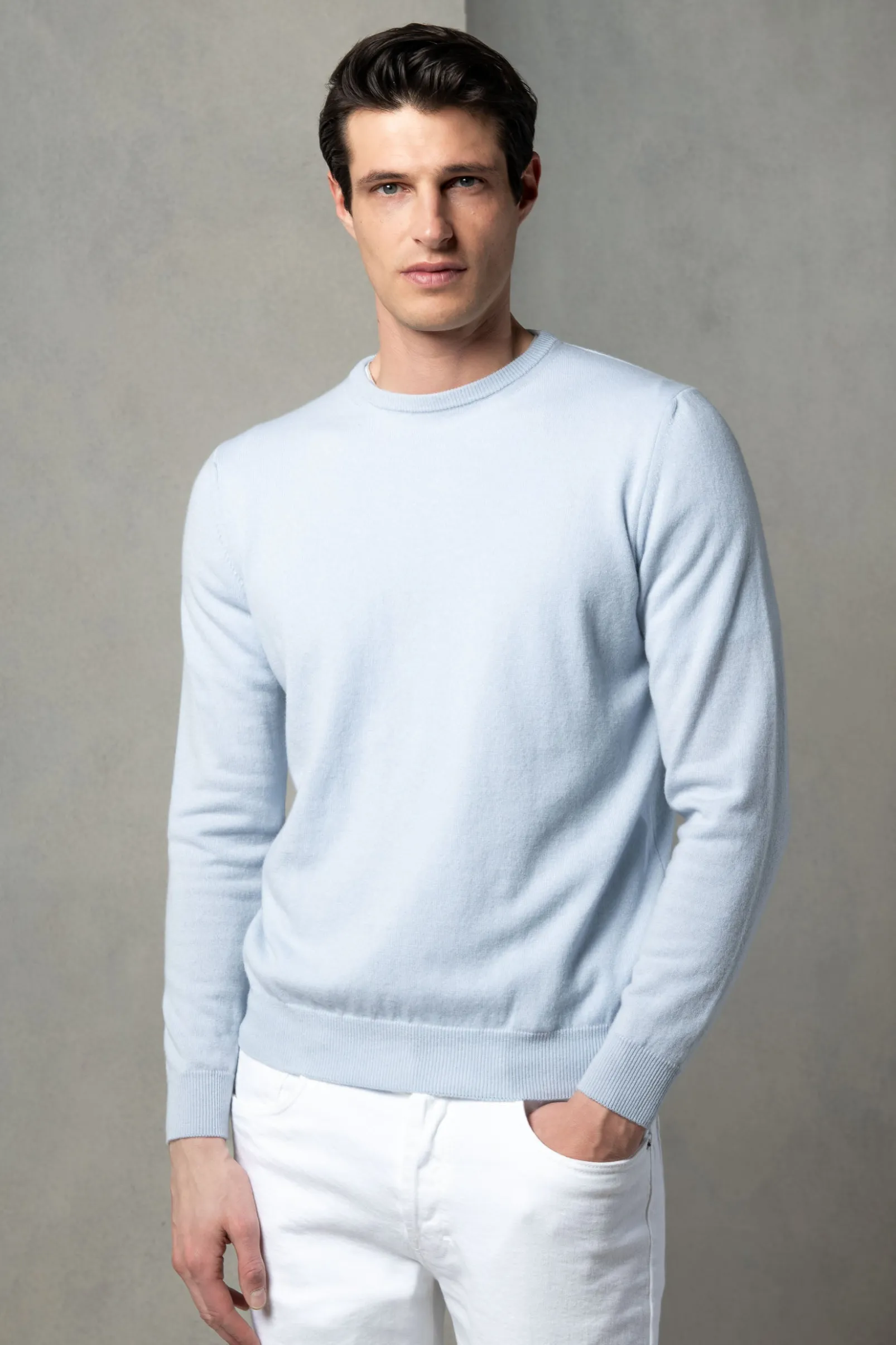 light_blue_cashmere_round_0.webp Light blue cashmere round neck – Made in italy