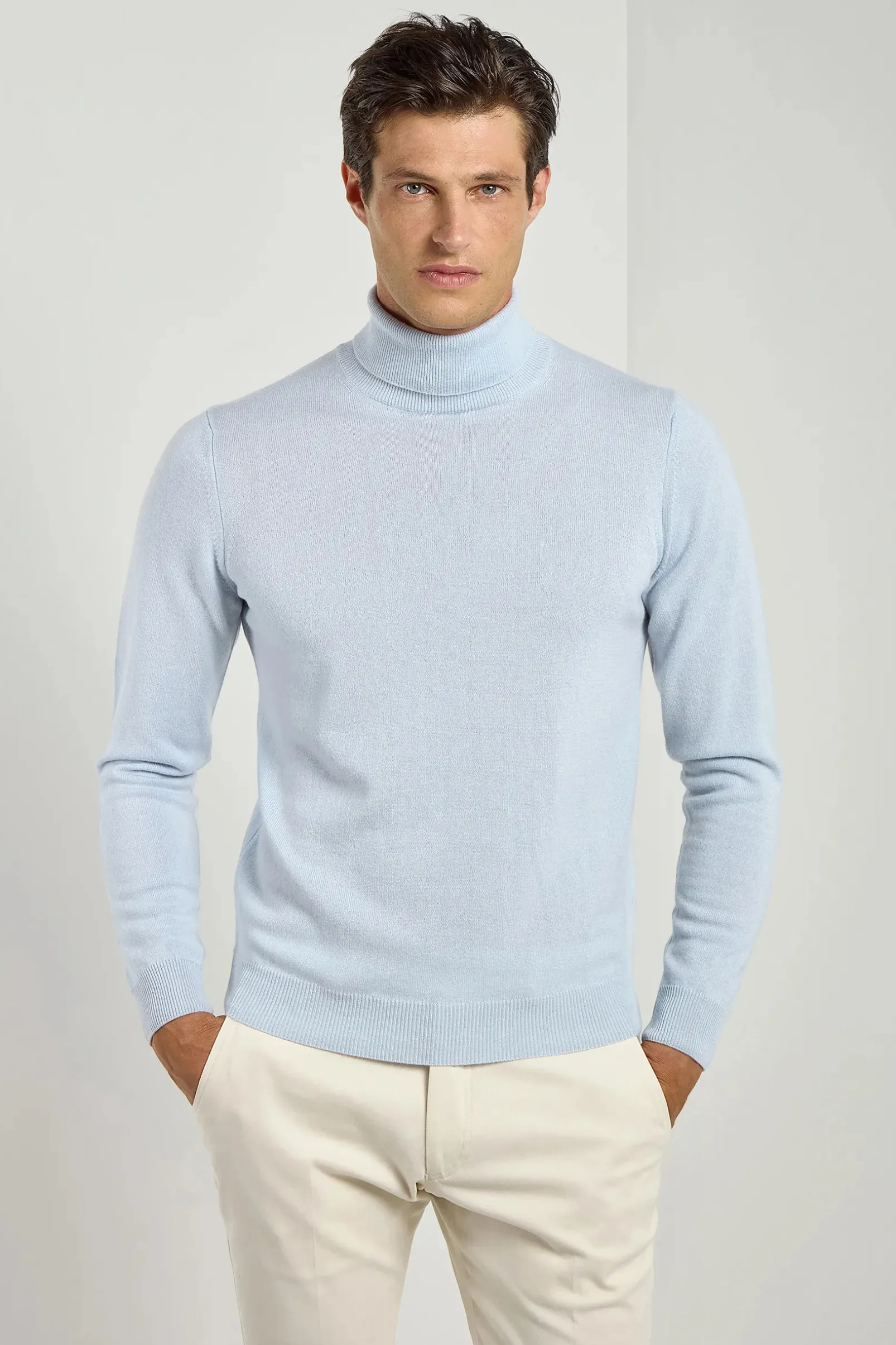 light_blue_cashmere_turtl_0.webp Light blue cashmere turtleneck – Made in italy