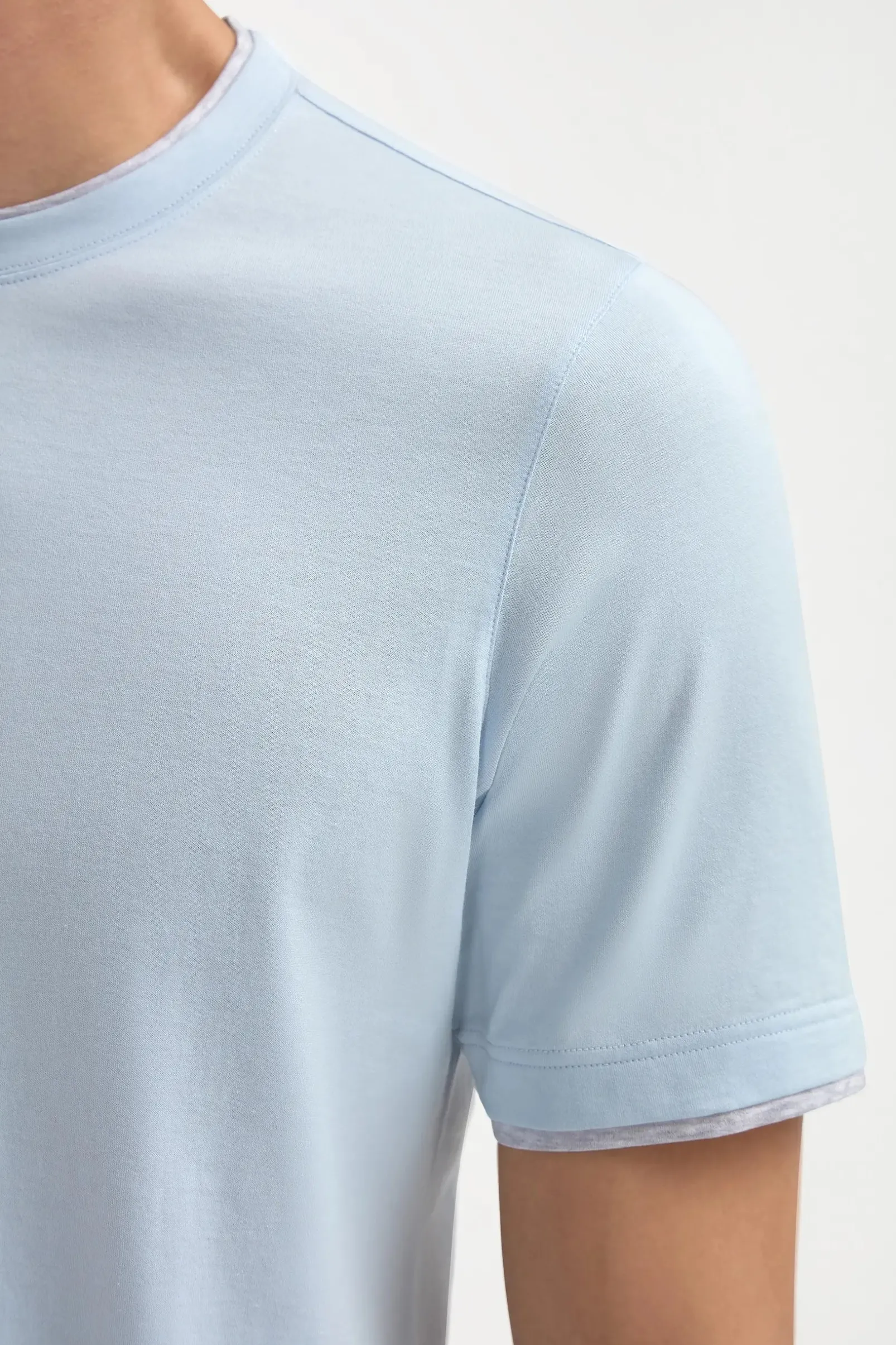 light_blue_cotton_tshirt__2.webp Light blue cotton t-shirt with collar detail - Made in Italy