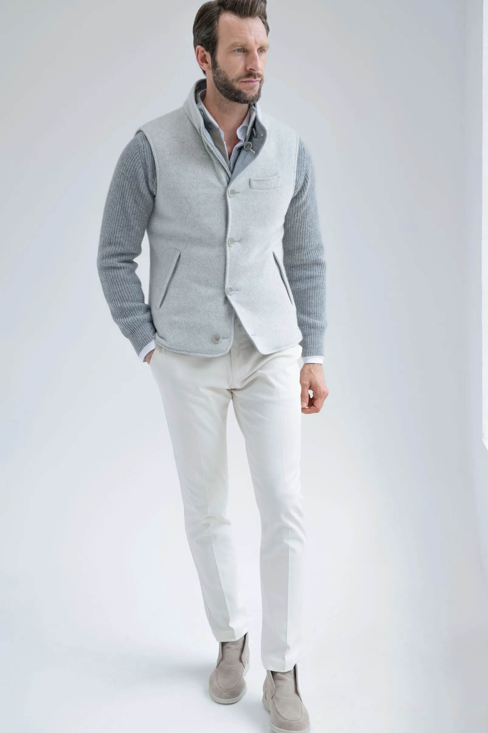 light_grey_alcantara_reve_4.webp Light grey alcantara reversible vest – Made in Italy