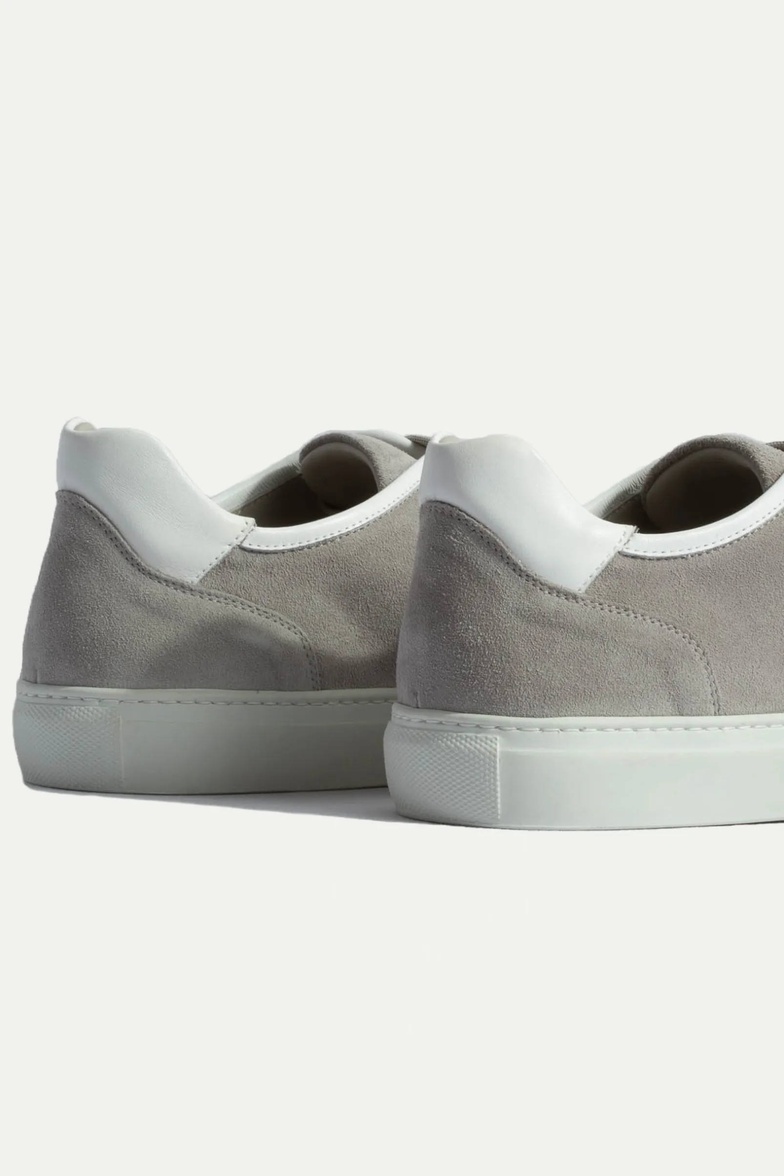 light_grey_suede_sneakers_2.webp Light grey suede sneakers - Made In Italy