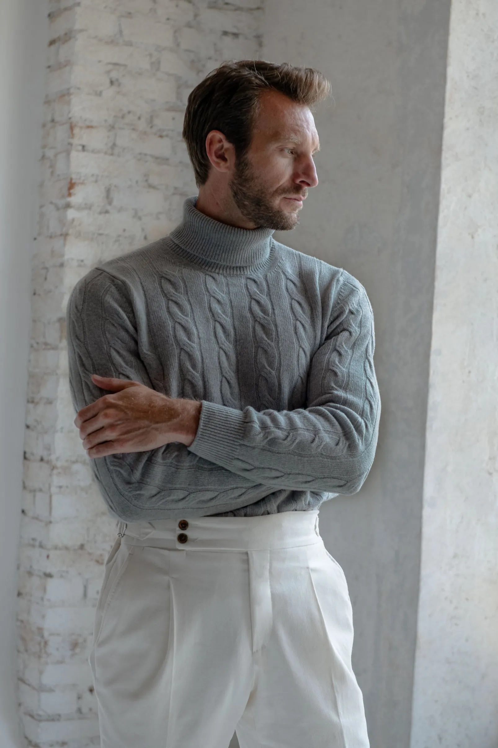 mid_grey_cable_knit_turtl_0.webp Mid grey cable knit turtleneck – Made in Italy