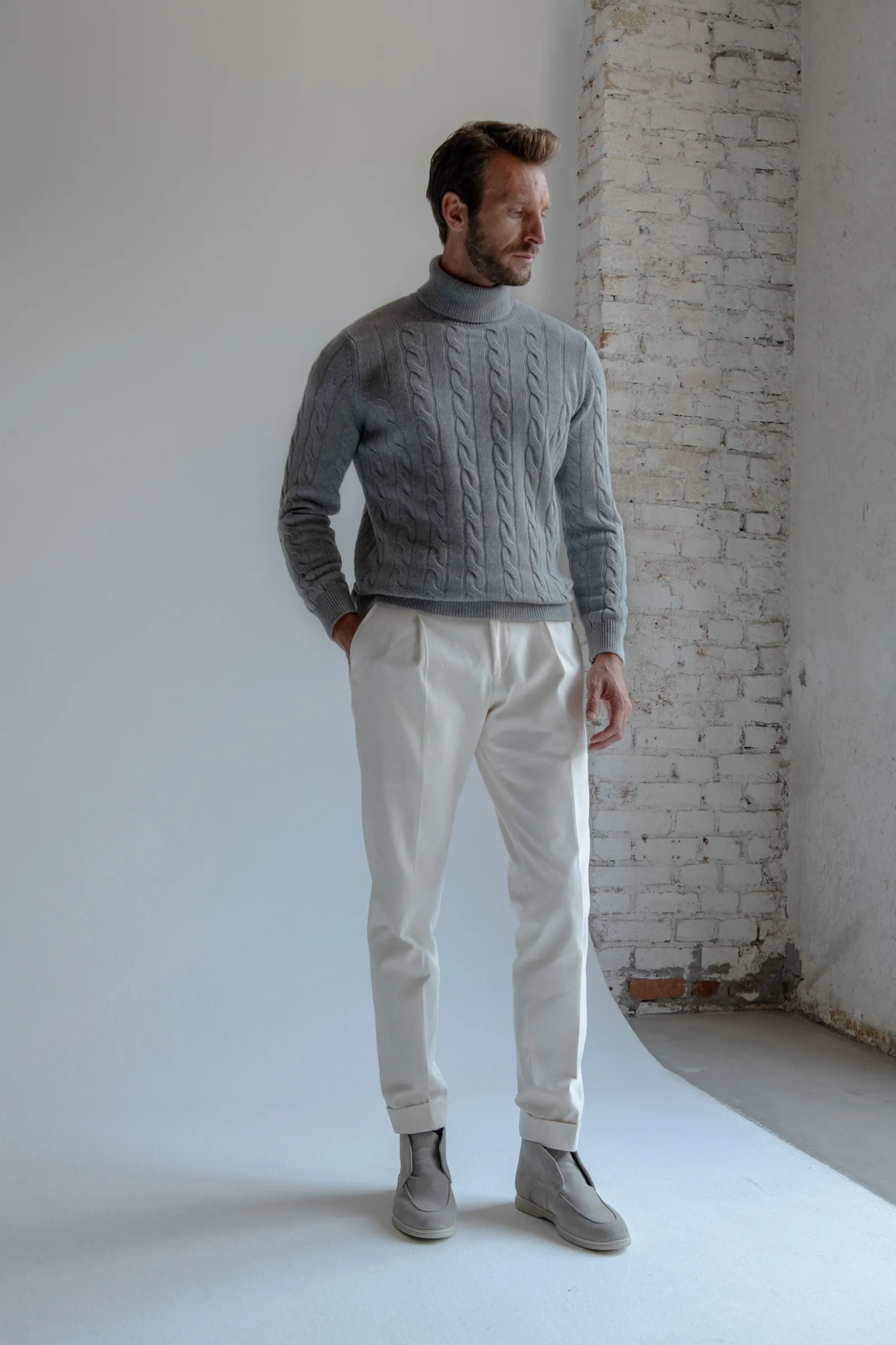 mid_grey_cable_knit_turtl_2.webp Mid grey cable knit turtleneck – Made in Italy