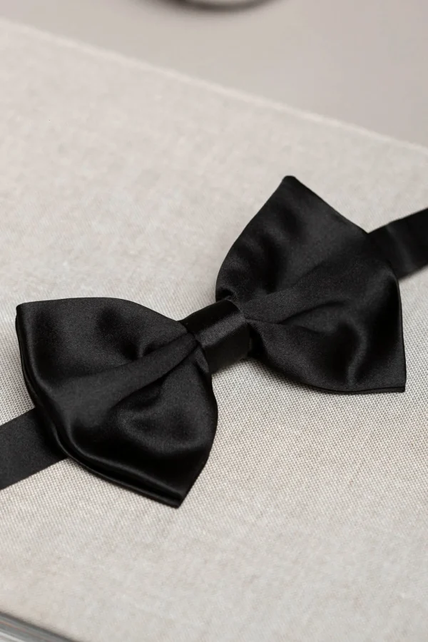 Pre-tied black silk bow tie - Made In Italy
