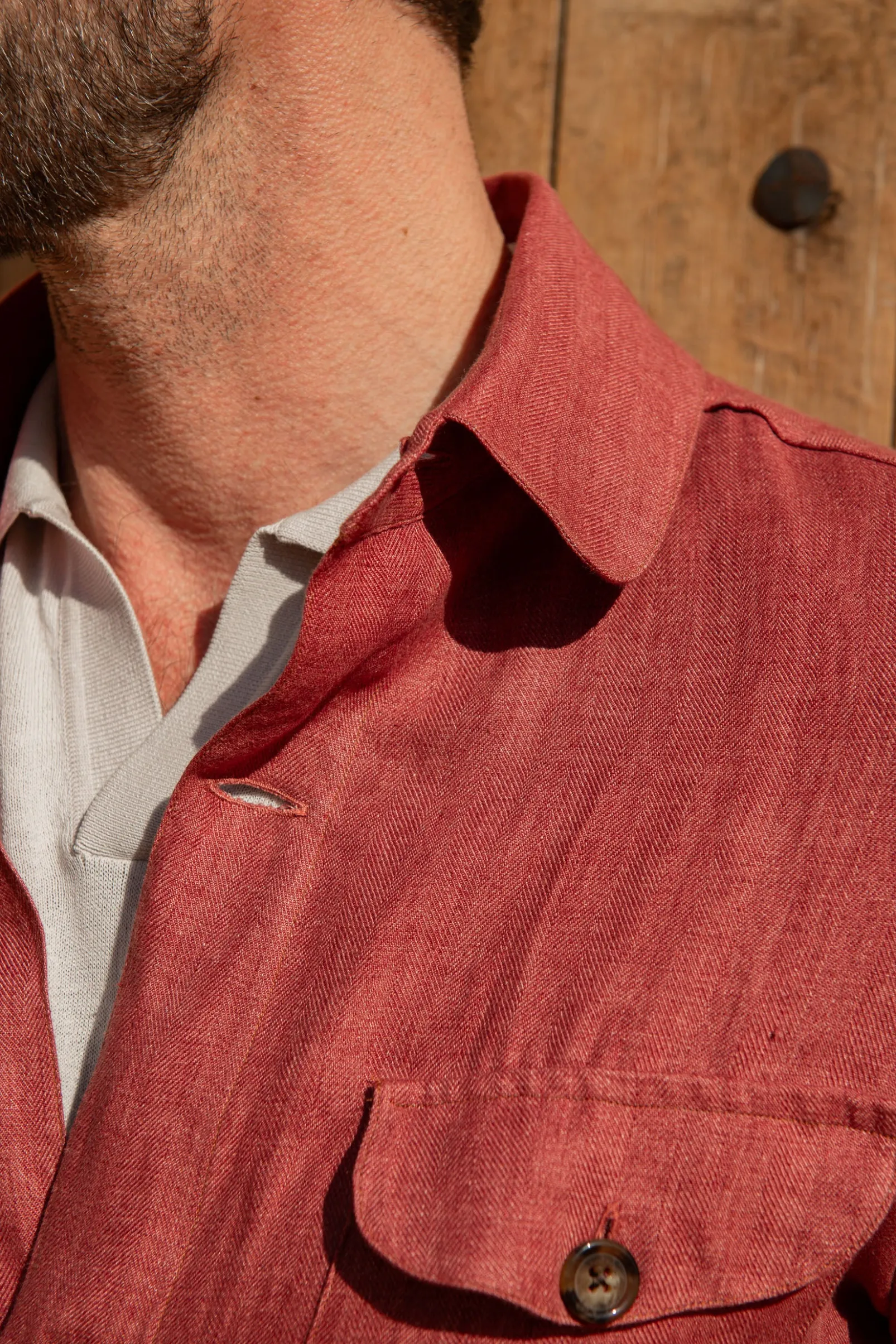 red_herringbone_linen_saf_1.webp Red herringbone linen safari jacket – Made in Italy