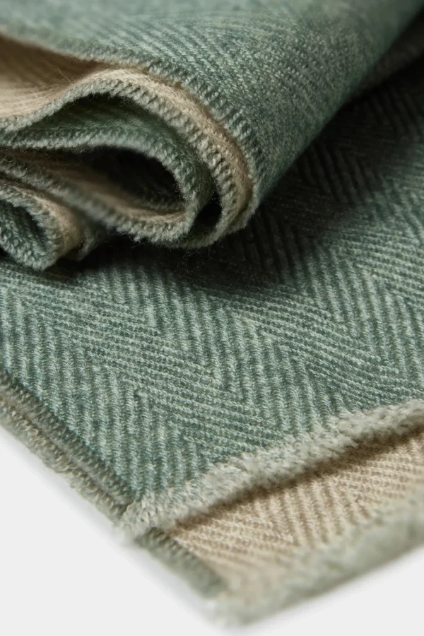 Sage and beige reversible herringbone scarf - Made in Italy