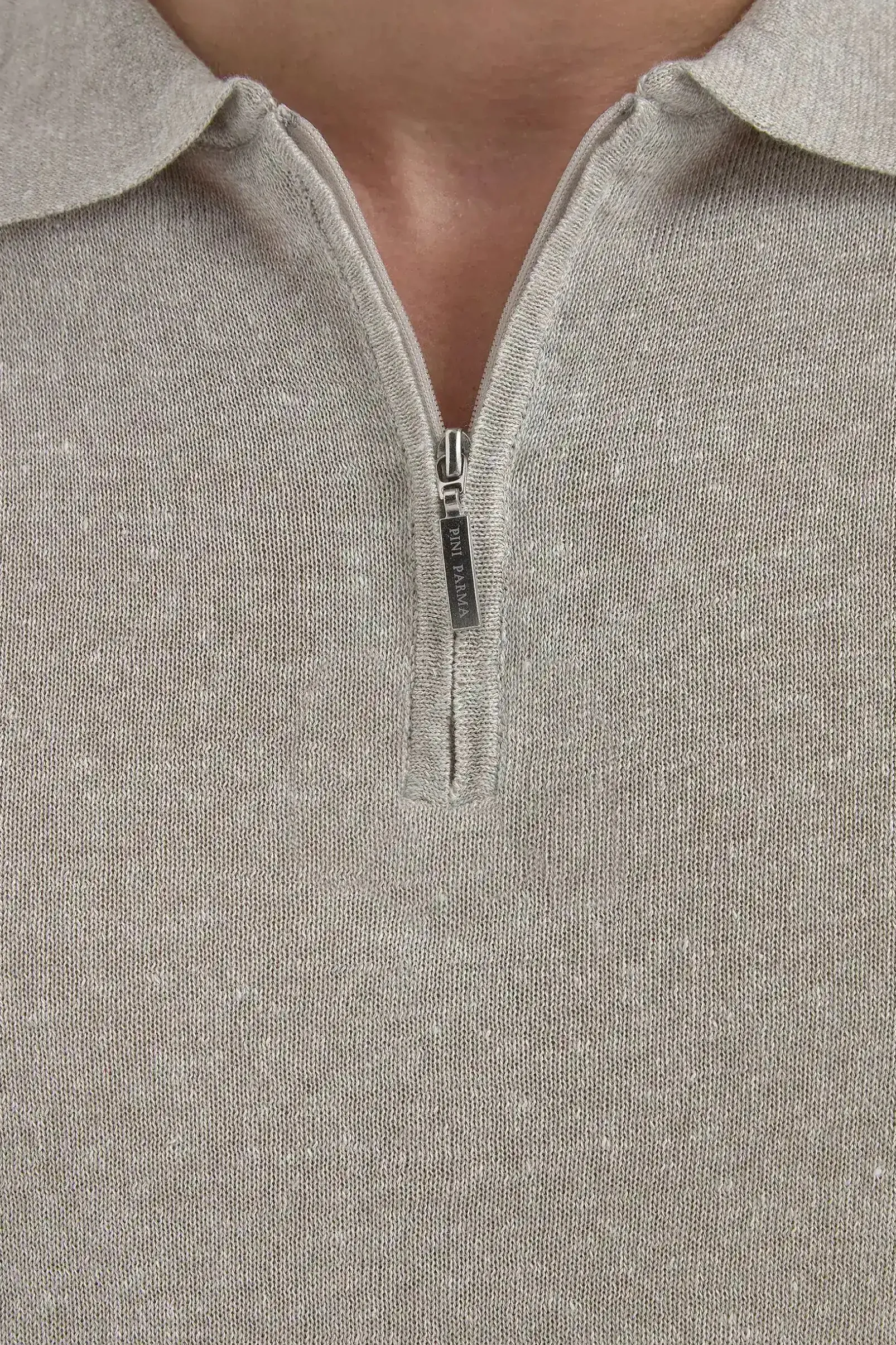 sand_linen_and_cotton_zip_1.webp Sand linen and cotton zipped polo - Made in Italy