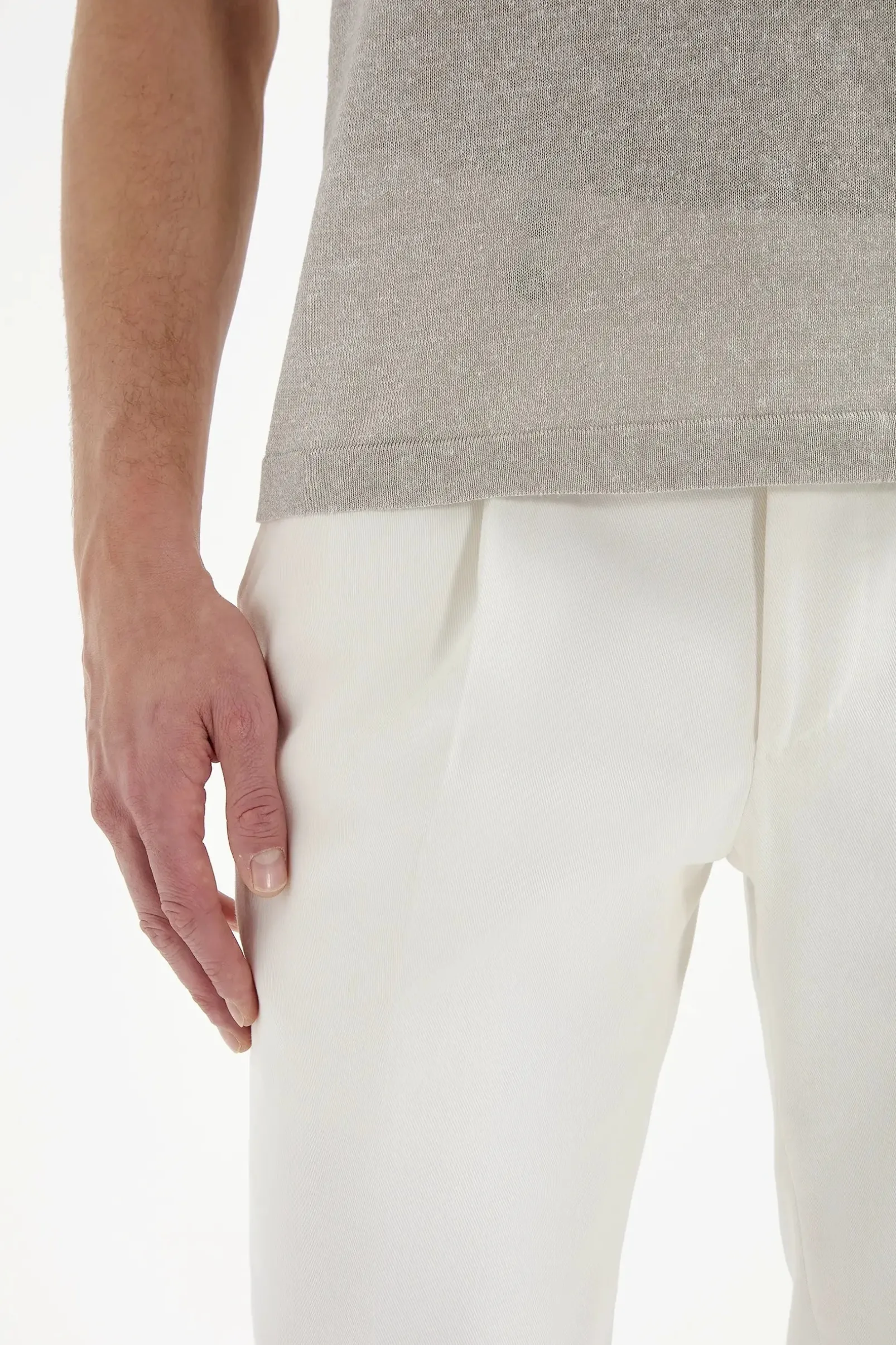 sand_linen_and_cotton_zip_3.webp Sand linen and cotton zipped polo - Made in Italy