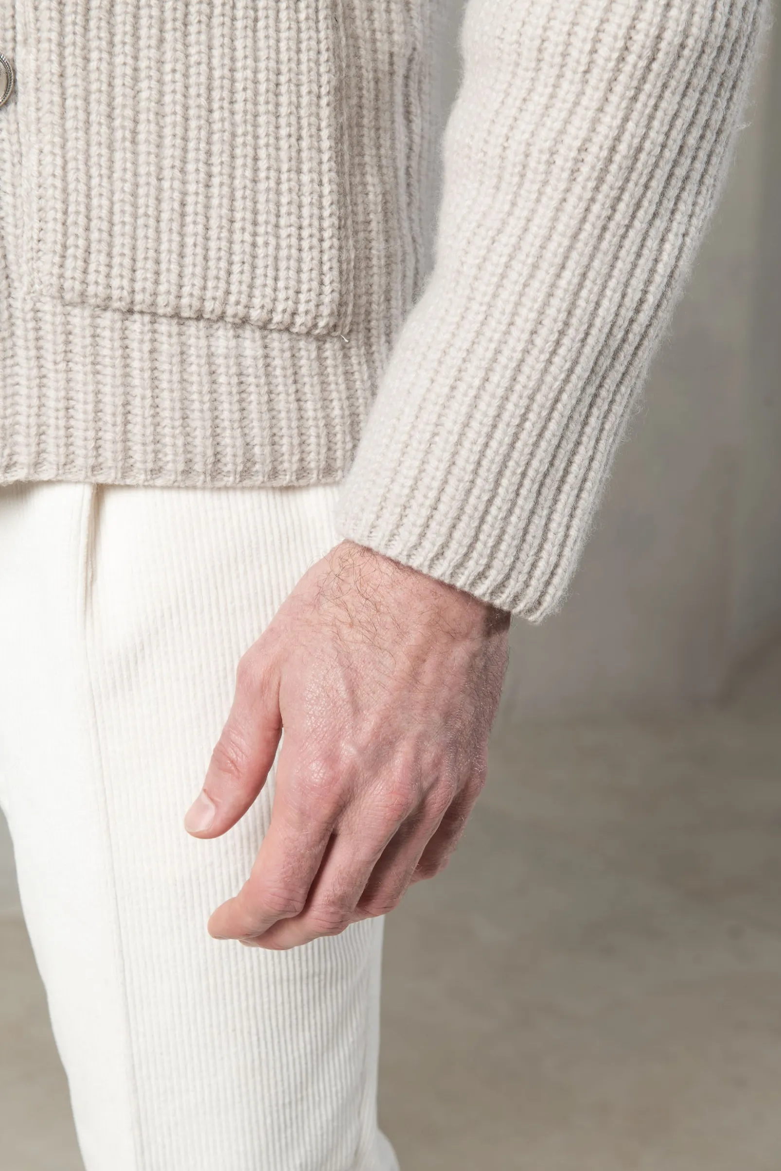 sand_wool_and_cashmere_ca_1.webp Sand wool and cashmere cardigan - Made in Italy