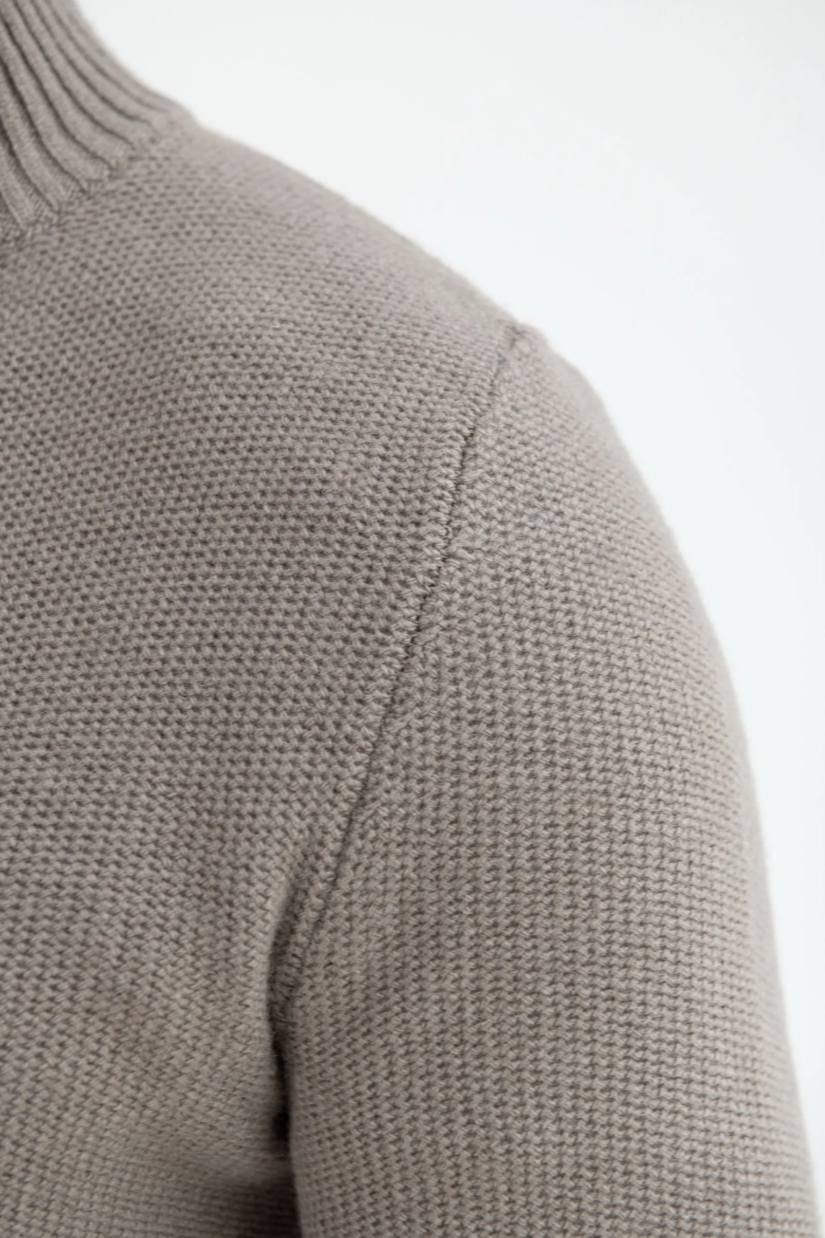 taupe_honeycomb_cashmere__2.webp Taupe honeycomb cashmere blend full zip – Made in Italy