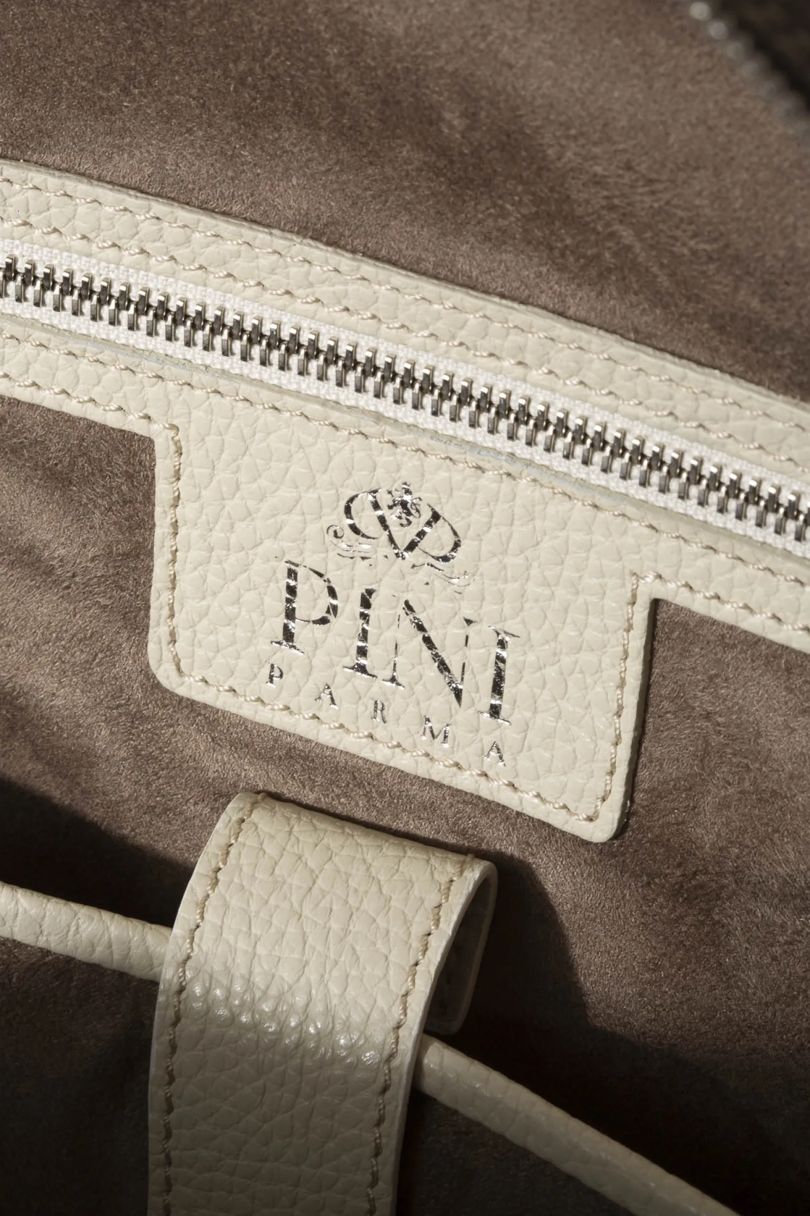 taupe_leather_backpack__m_5.webp Taupe leather backpack - Made in Italy