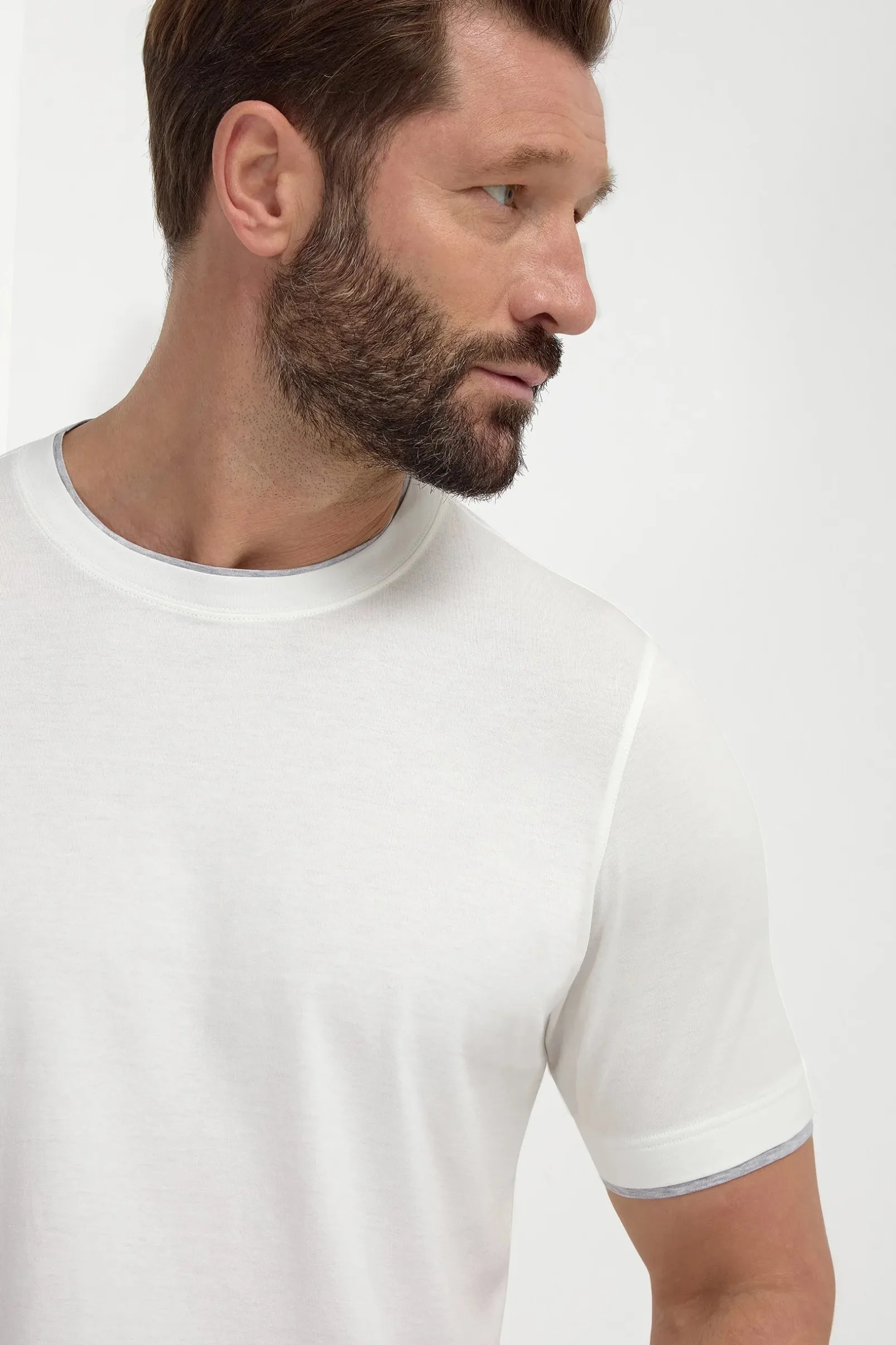 white_cotton_tshirt_with__3.webp White cotton t-shirt with collar detail - Made in Italy
