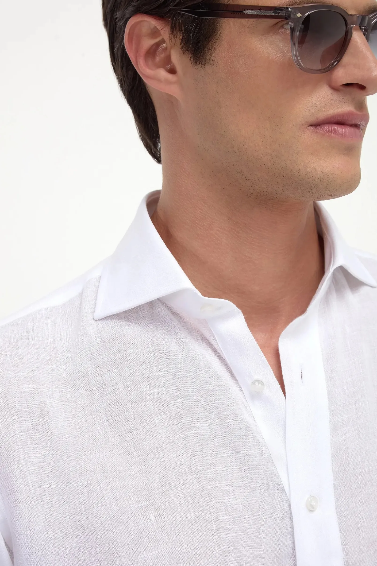 white_linen_popover_shirt_1.webp White linen popover shirt - Made in Italy
