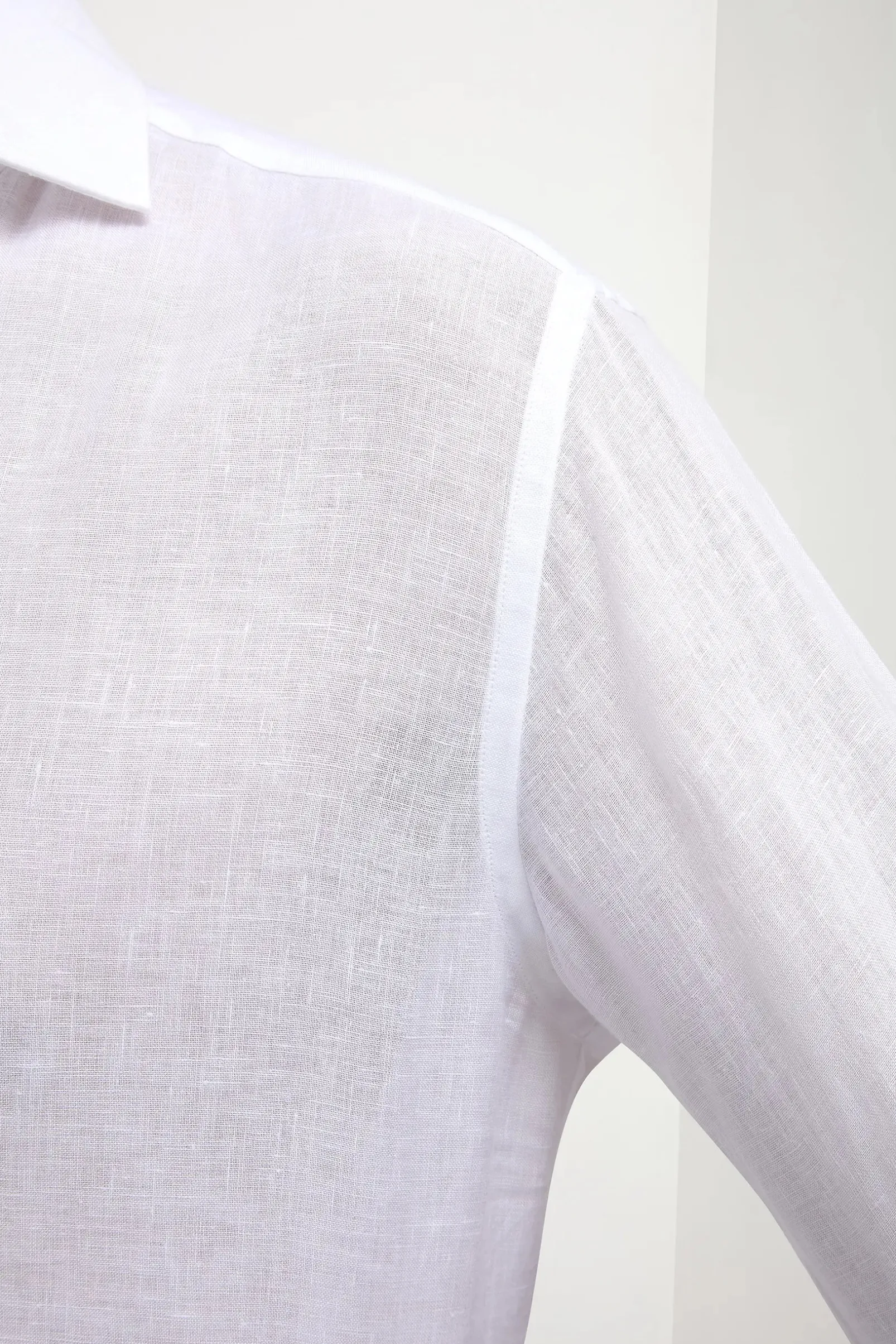white_linen_popover_shirt_4.webp White linen popover shirt - Made in Italy