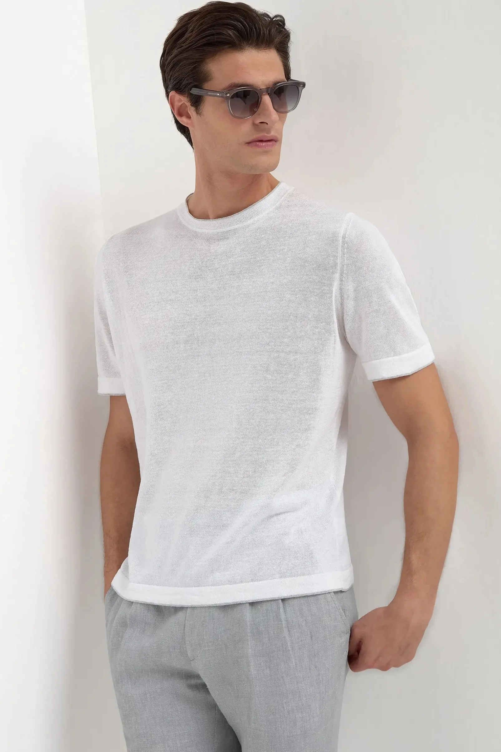 white_linen_tshirt__made__0.webp White linen t-shirt - Made in Italy