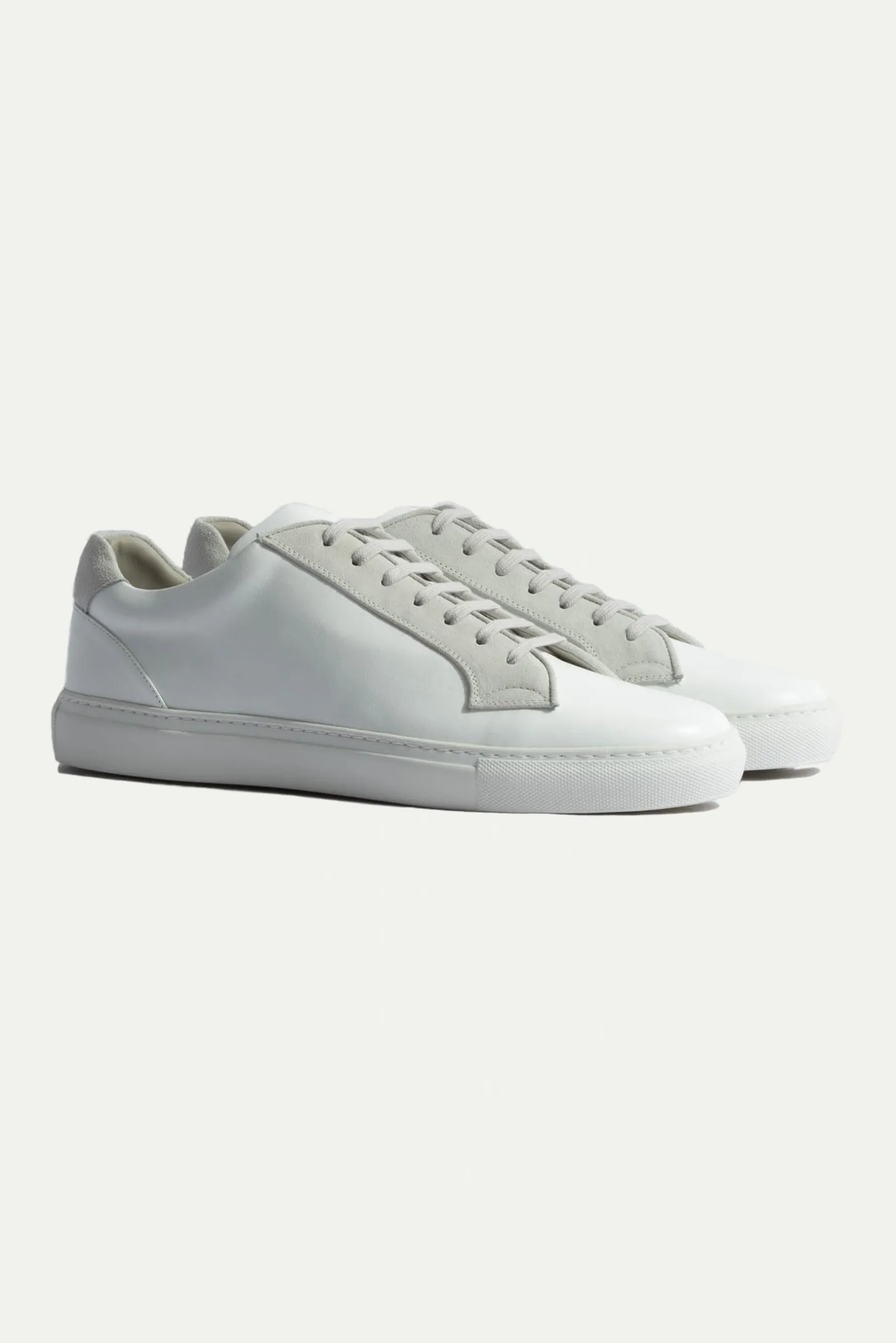 white_sneakers_with_grey__0.webp White sneakers with grey suede detail - Made In Italy