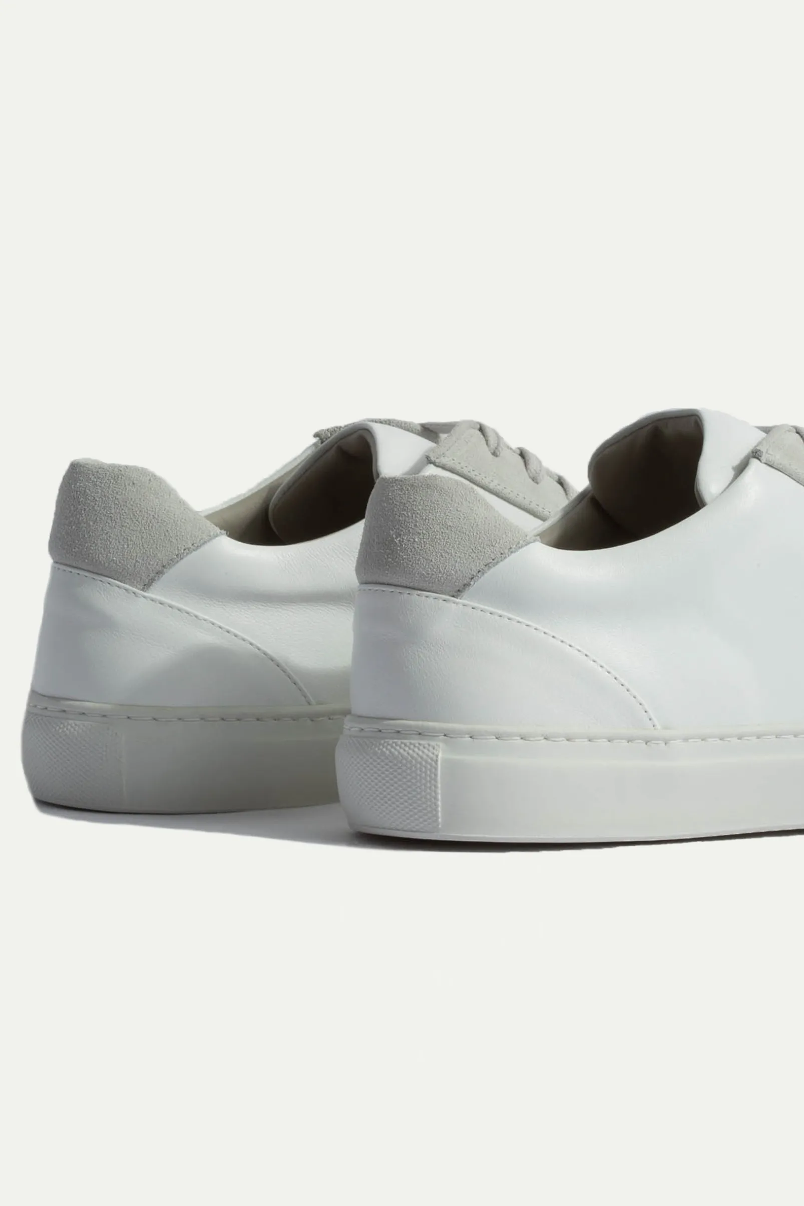 white_sneakers_with_grey__2.webp White sneakers with grey suede detail - Made In Italy